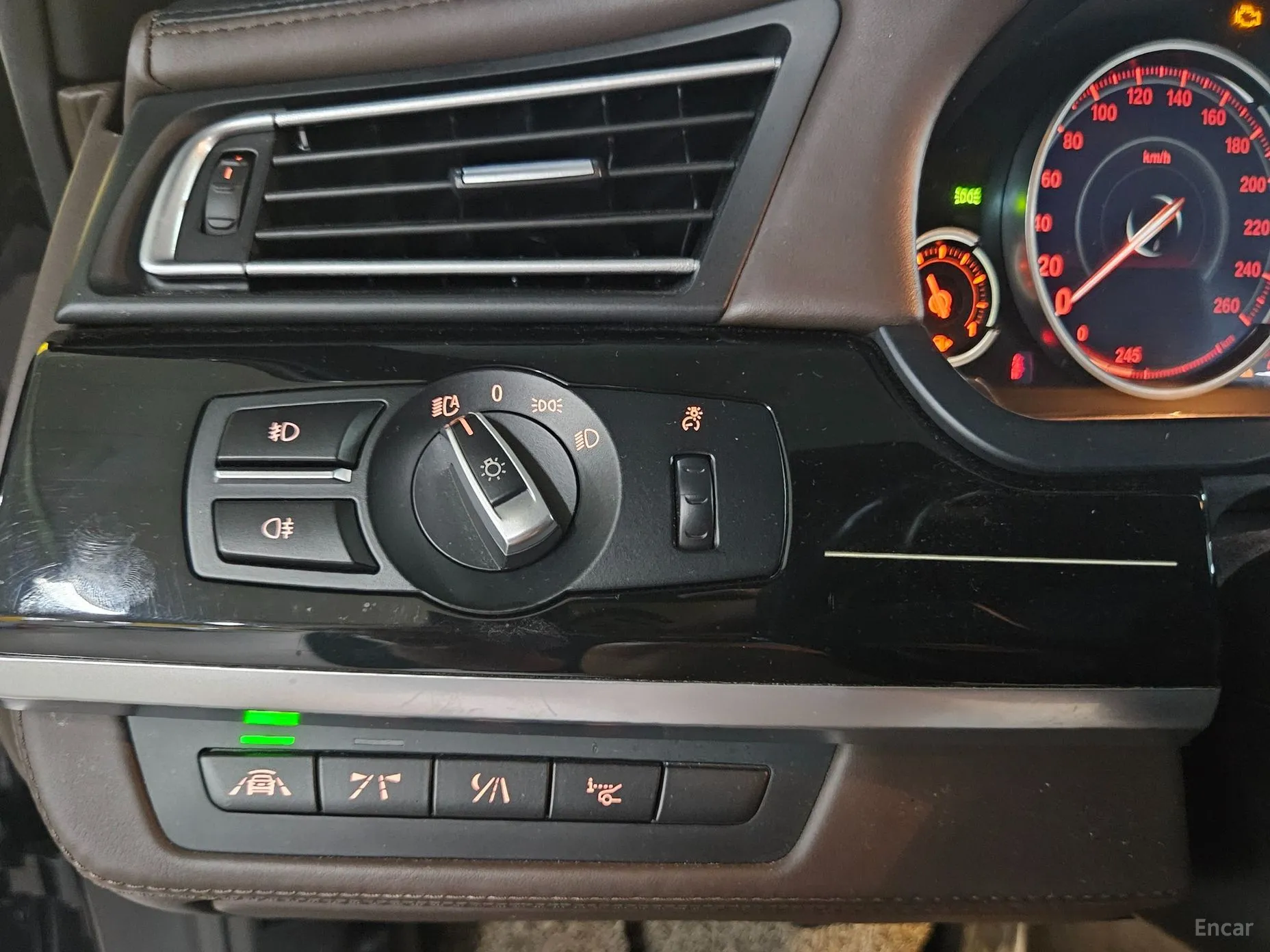 BMW 7 Series (F01) превью 11