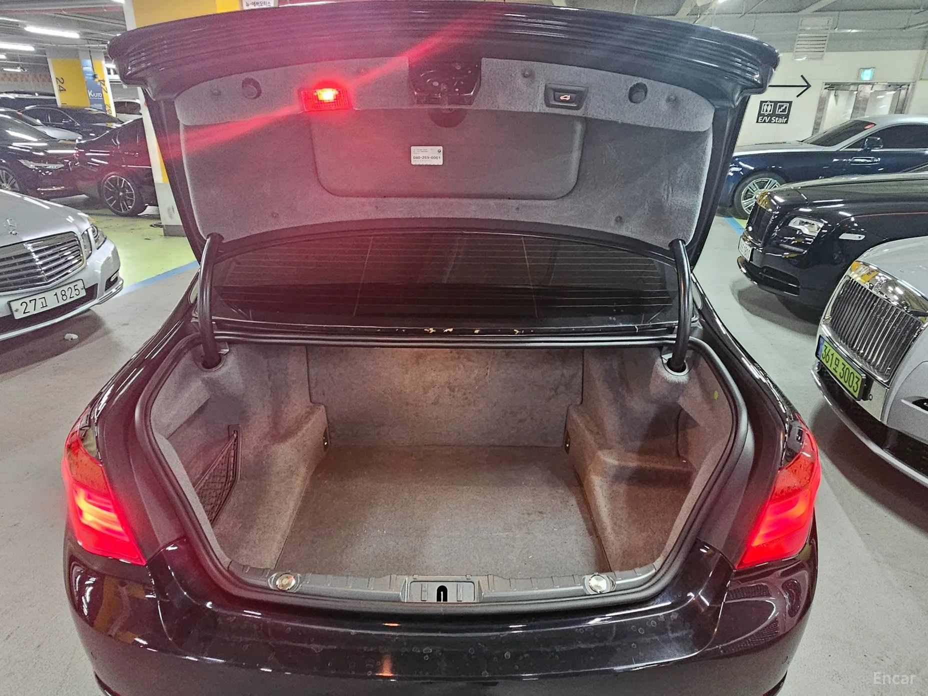 BMW 7 Series (F01) превью 13