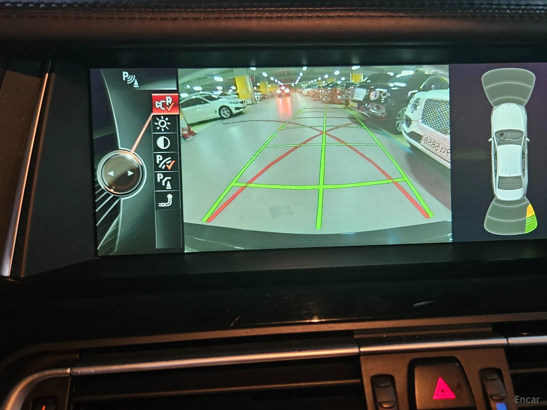 BMW 7 Series (F01) превью 14