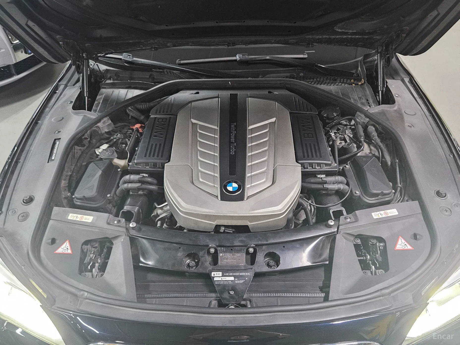 BMW 7 Series (F01) превью 6