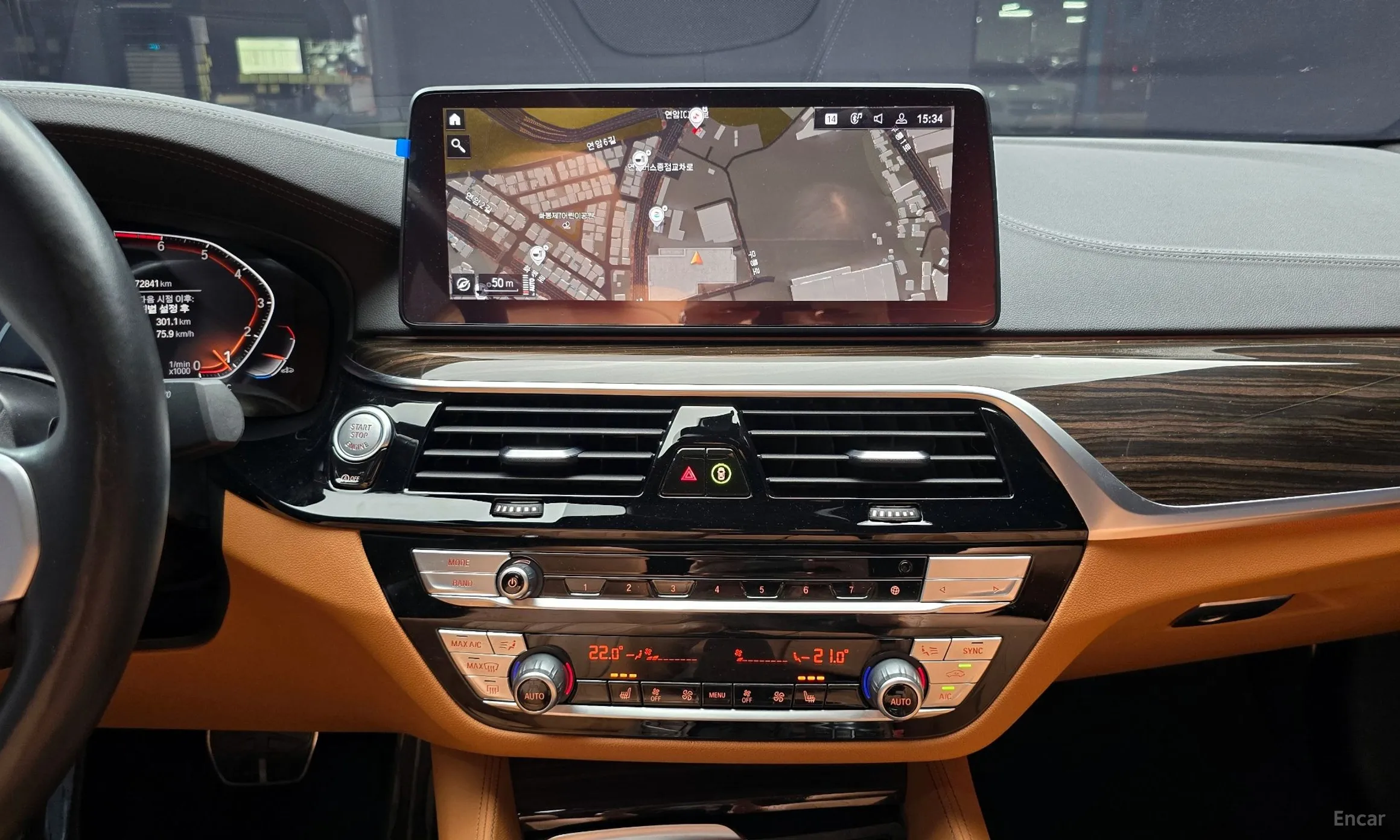 BMW 5 Series (G30) превью 15