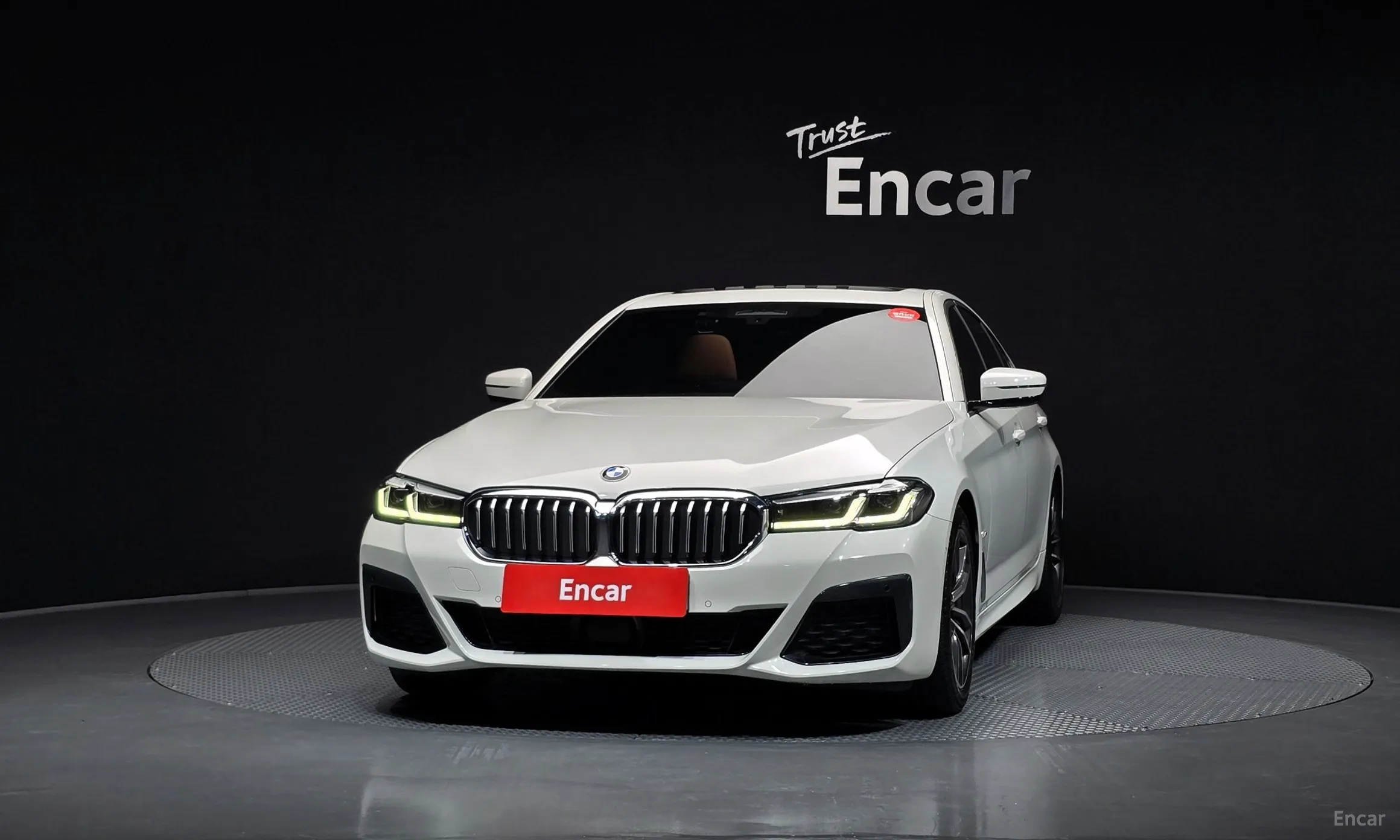 BMW 5 Series (G30) превью 3