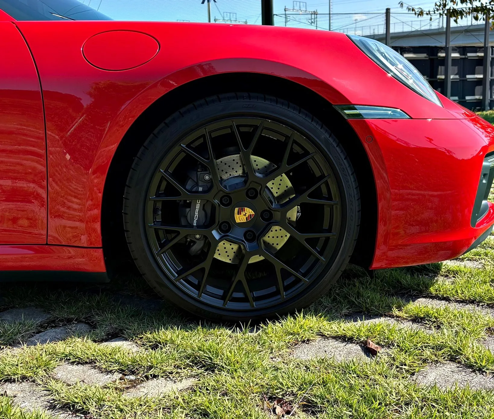 Porsche 911 (992) превью 10