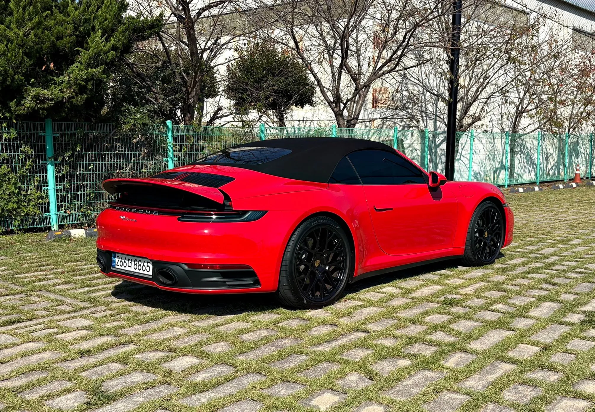 Porsche 911 (992) превью 7