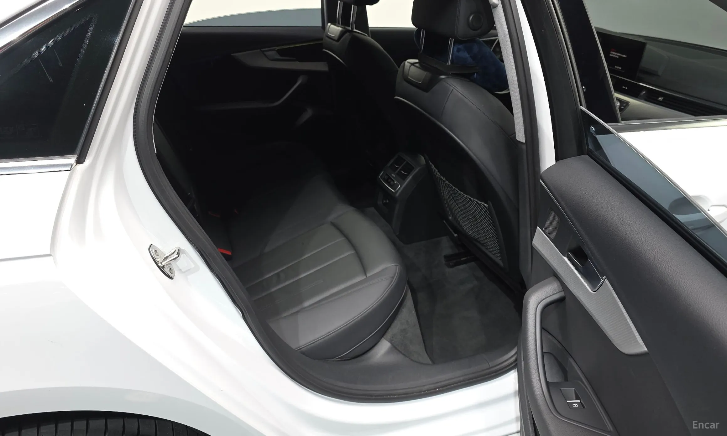 Audi A4 (B9) превью 12