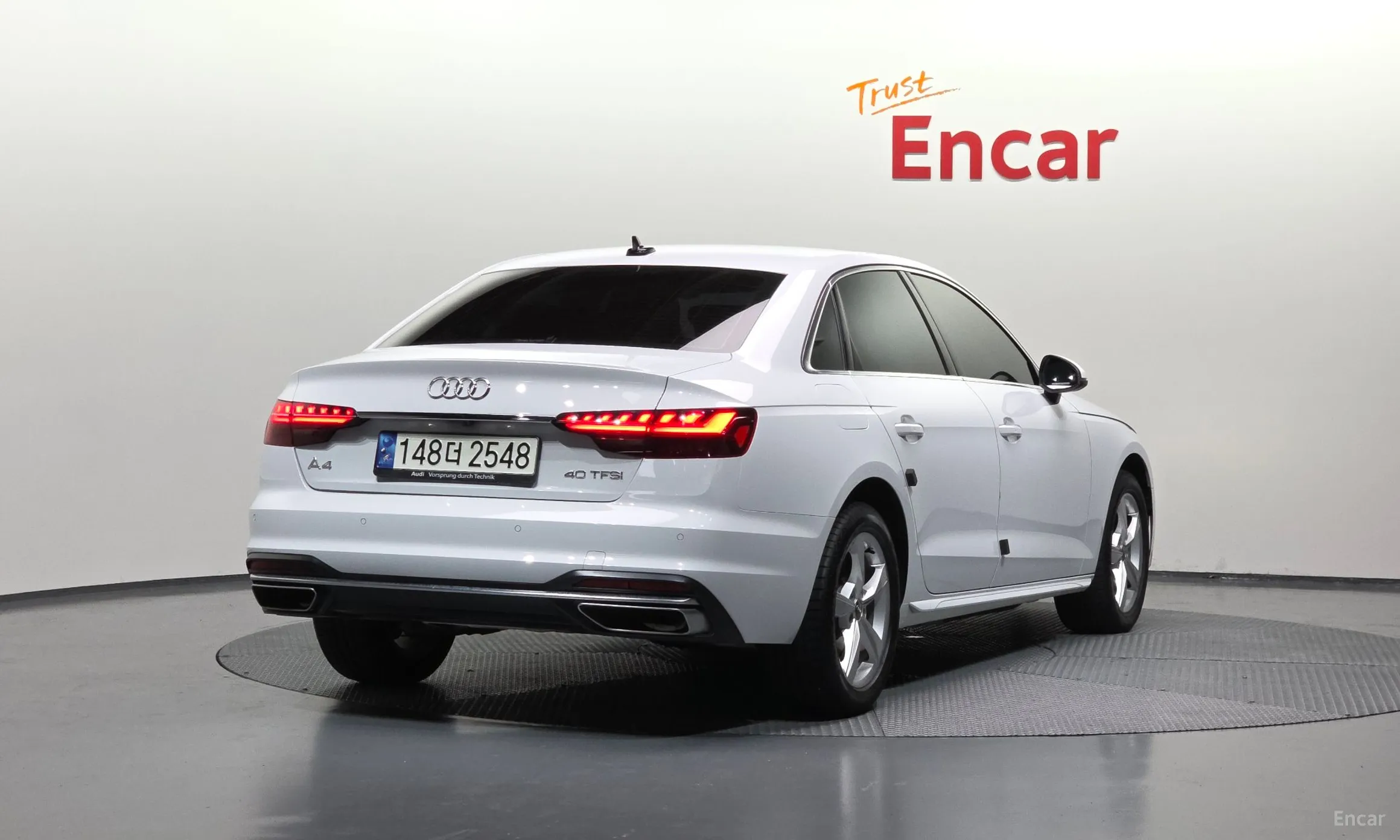 Audi A4 (B9)