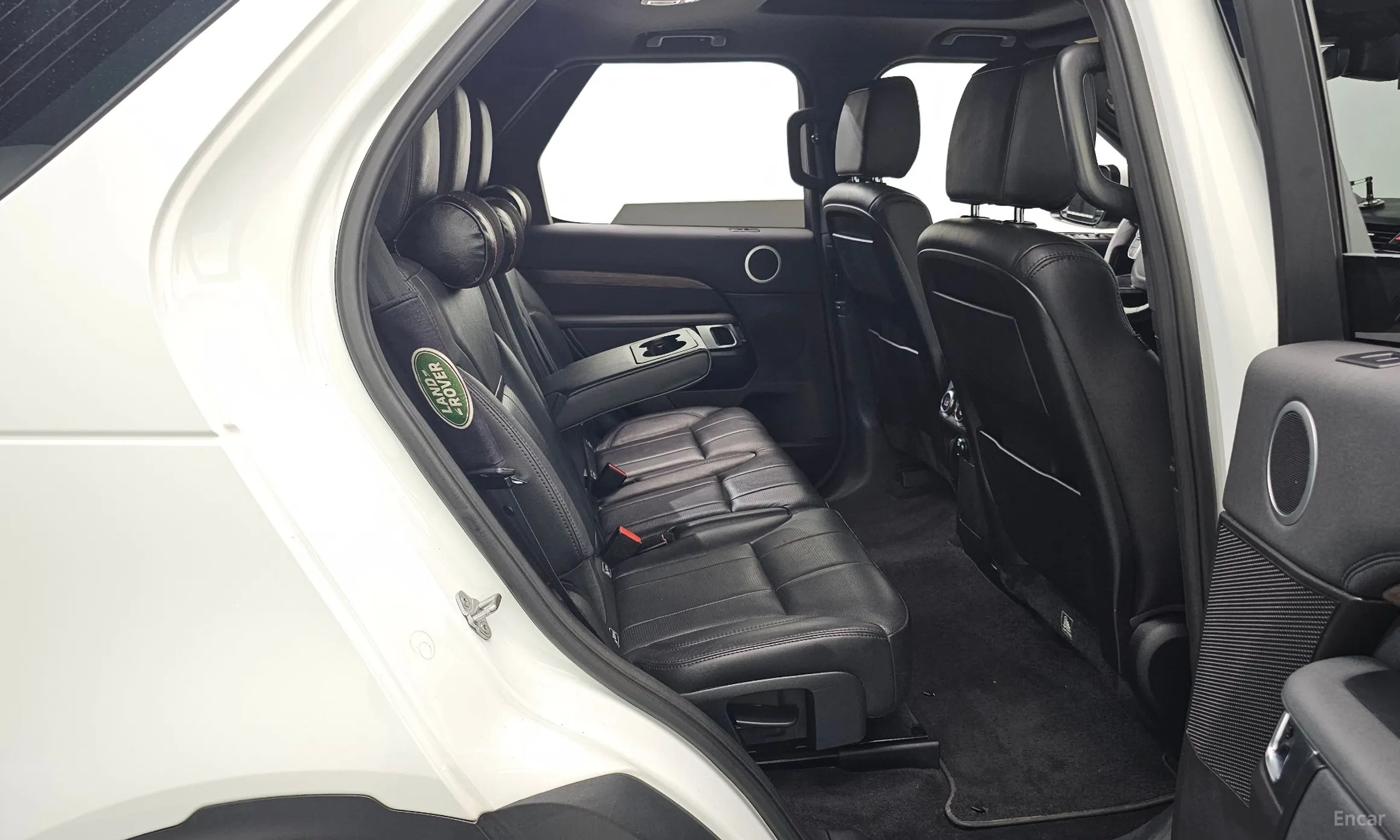 Land Rover Discovery 5 превью 12