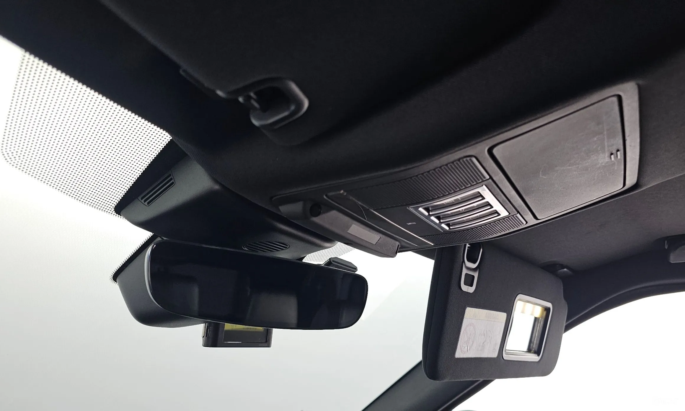 Land Rover Discovery 5 превью 18