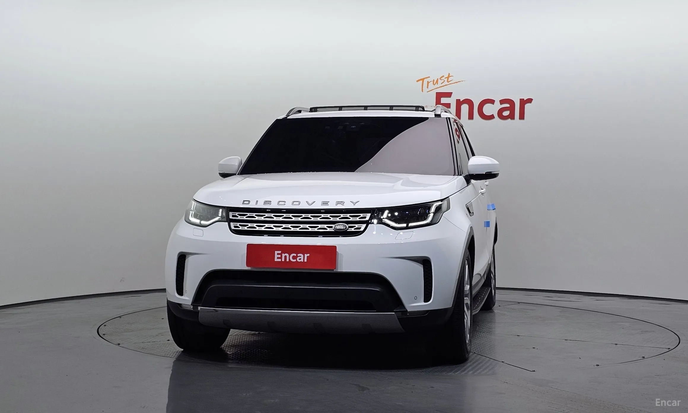 Land Rover Discovery 5 превью 3