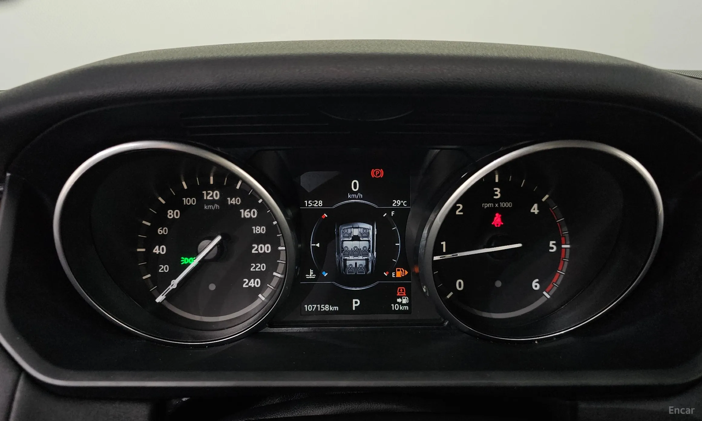 Land Rover Discovery 5 превью 8