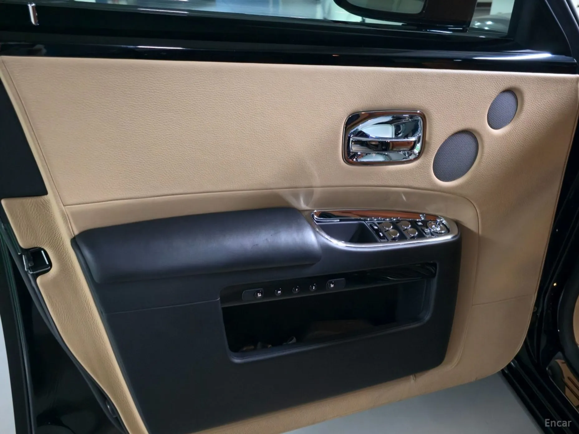 Rolls-Royce Ghost превью 14