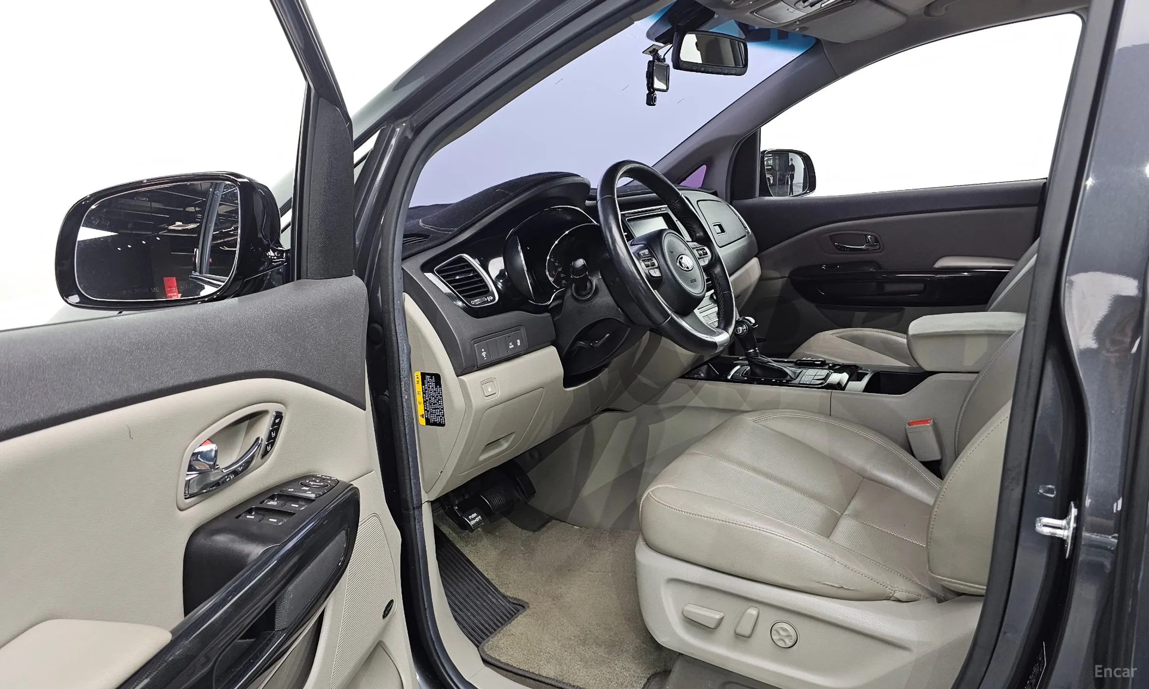 Kia Carnival превью 10