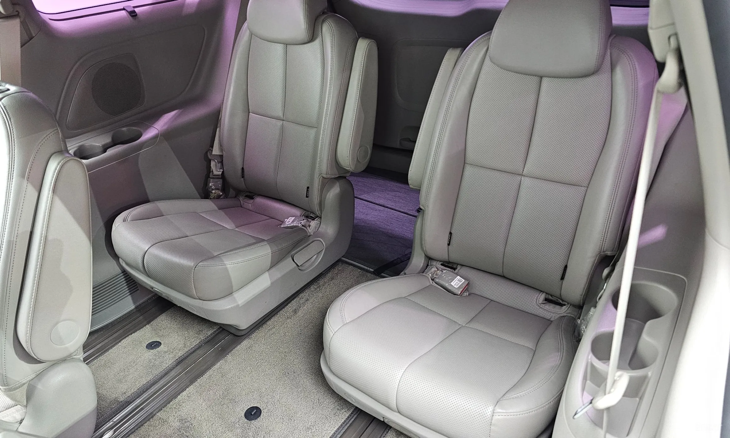 Kia Carnival превью 11