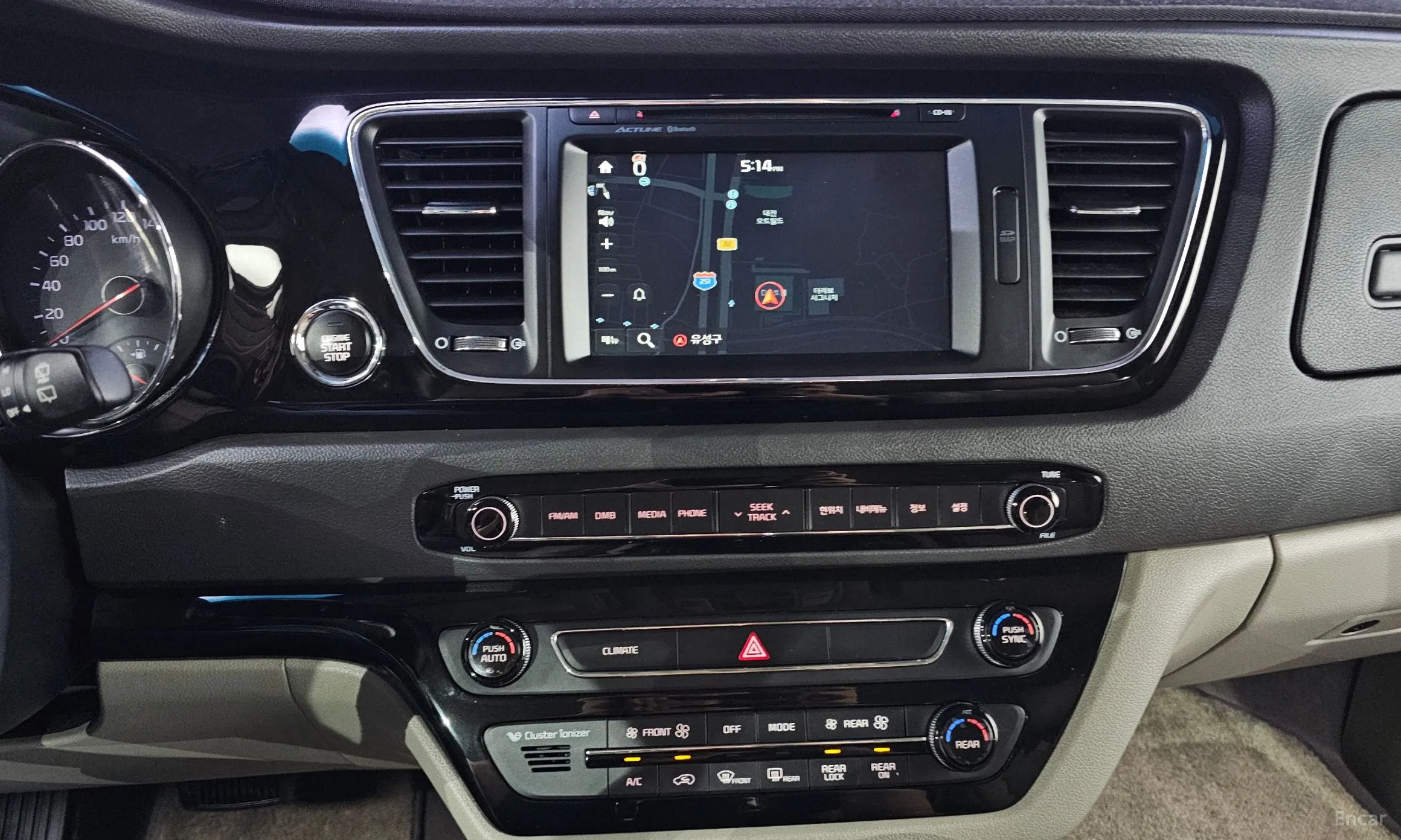 Kia Carnival превью 16