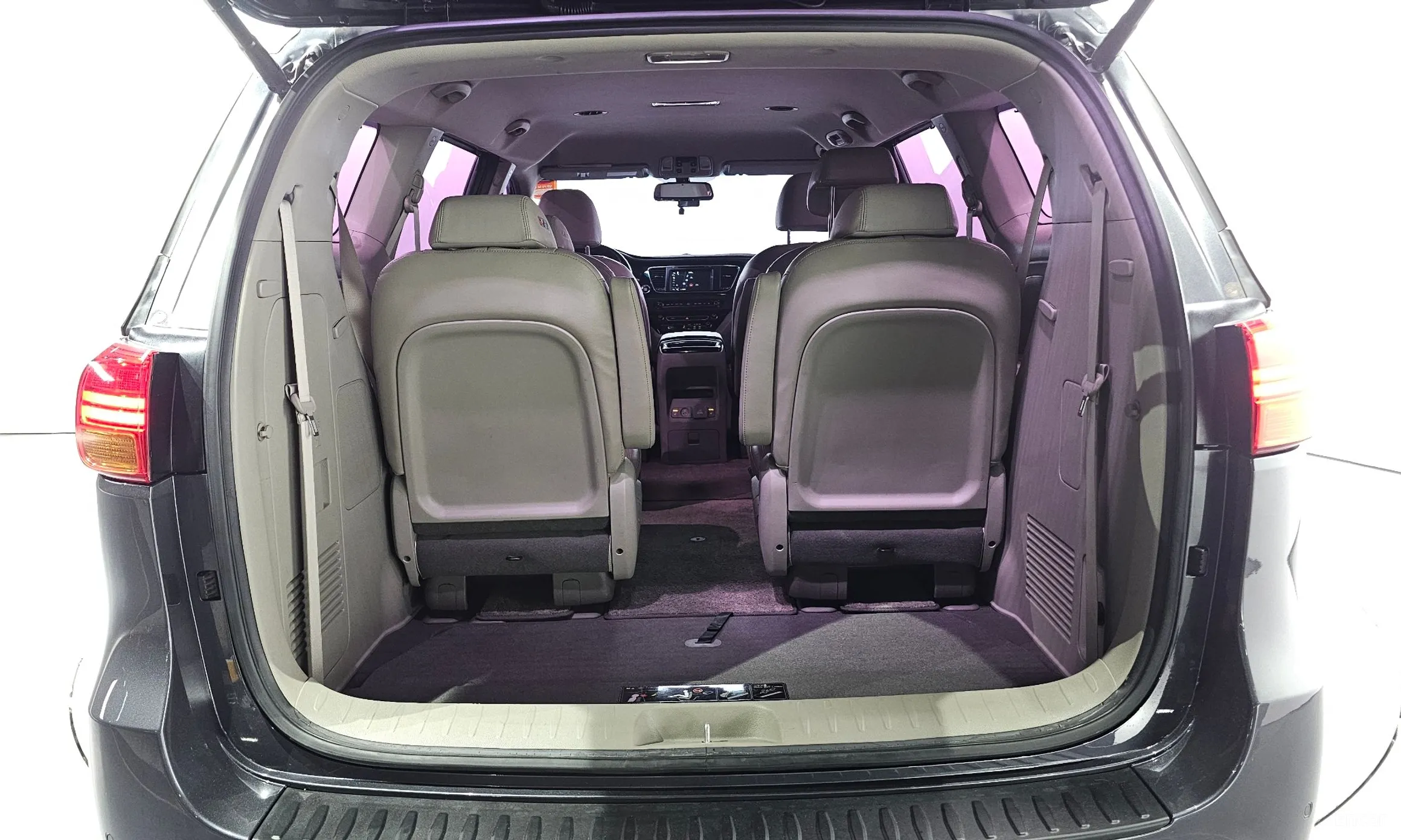 Kia Carnival превью 20