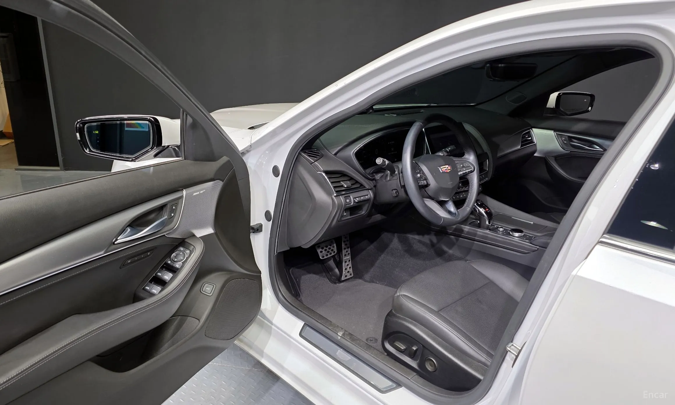 Cadillac CT5 превью 10