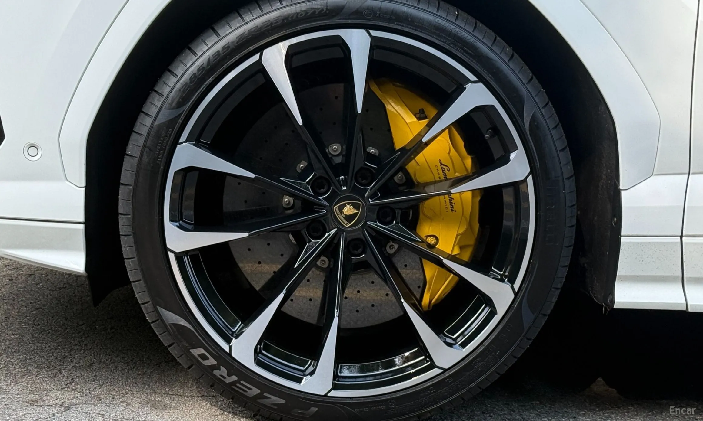Lamborghini Urus превью 5