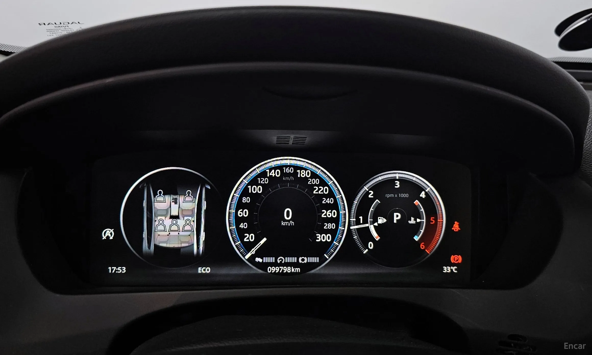 Jaguar XE превью 8