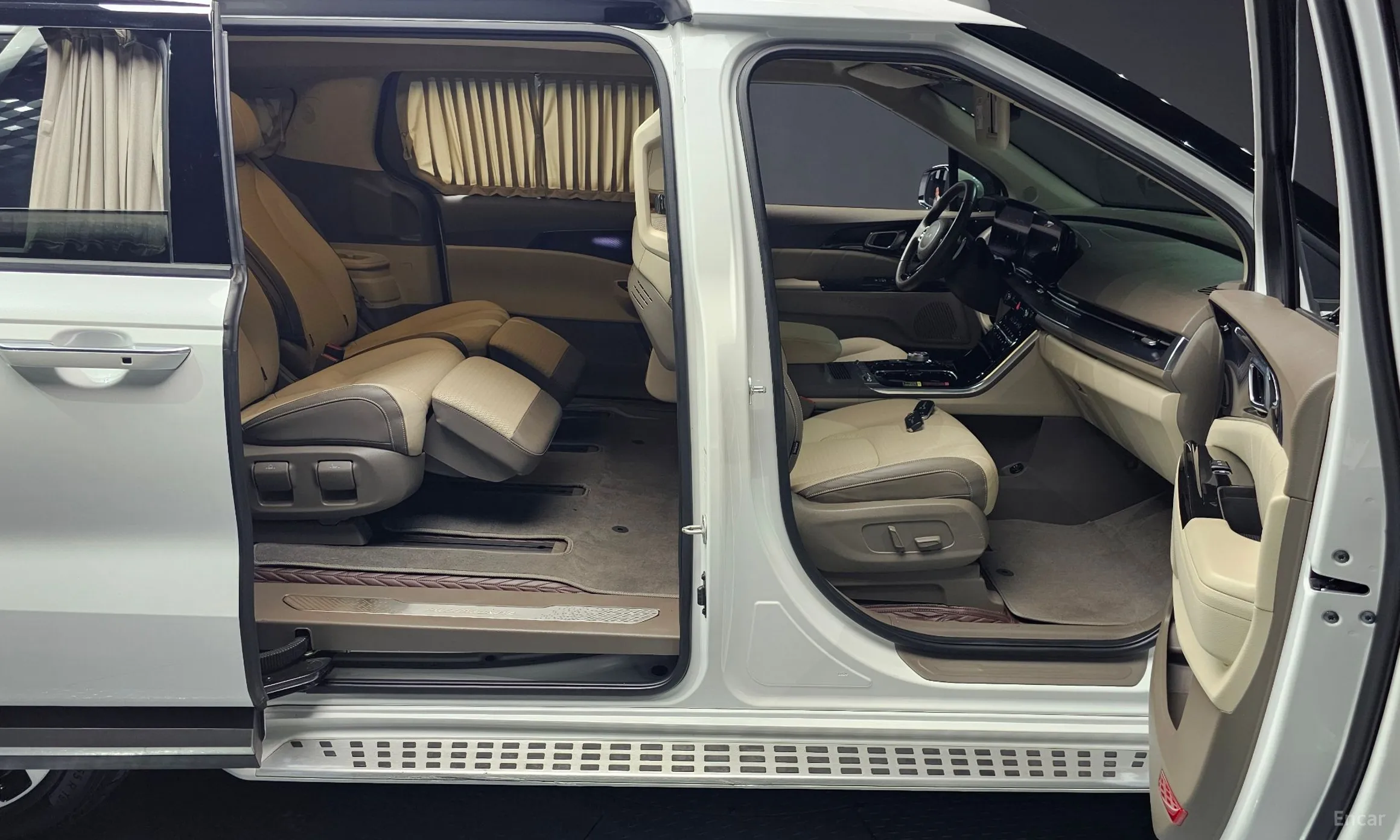 Kia Carnival Gen 4 превью 10