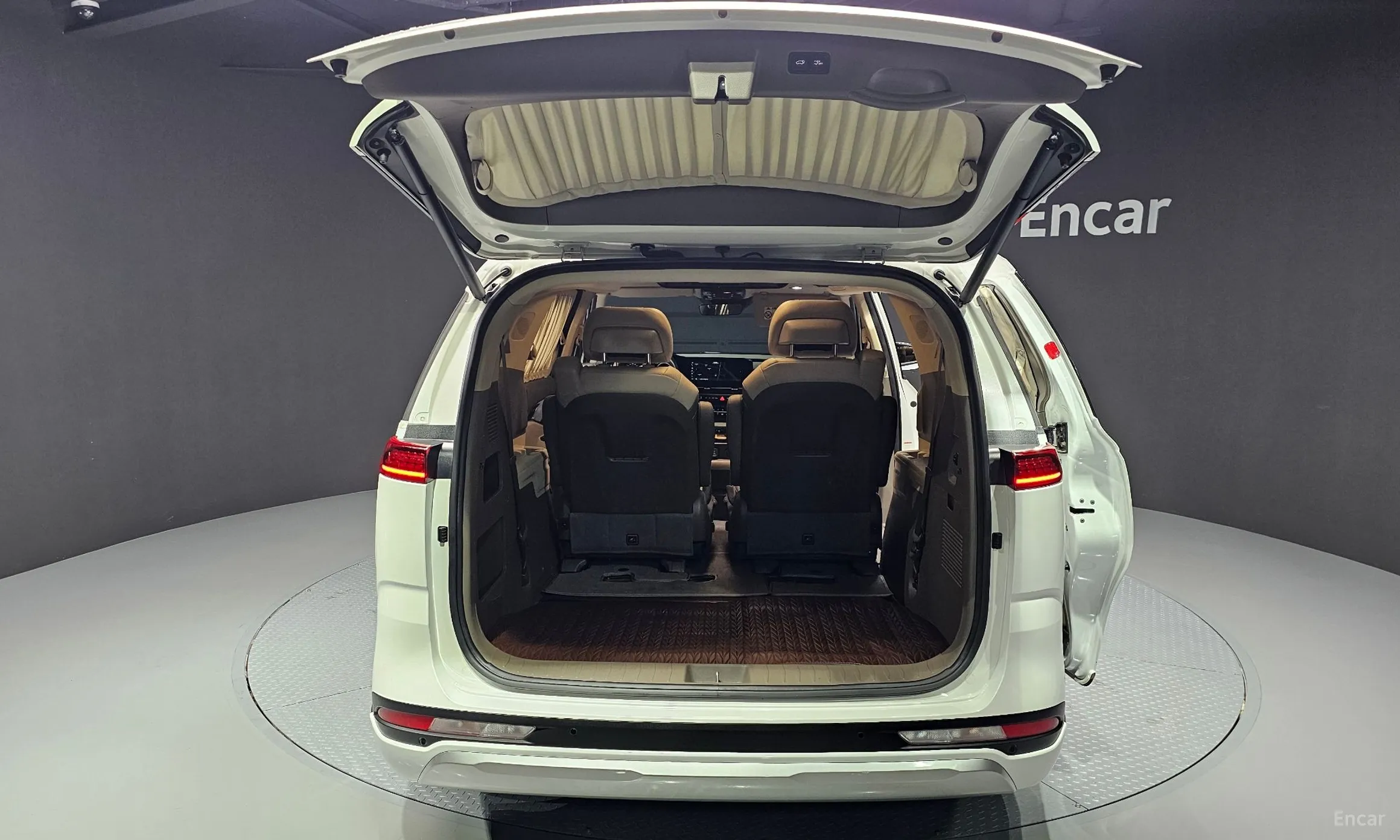 Kia Carnival Gen 4 превью 19