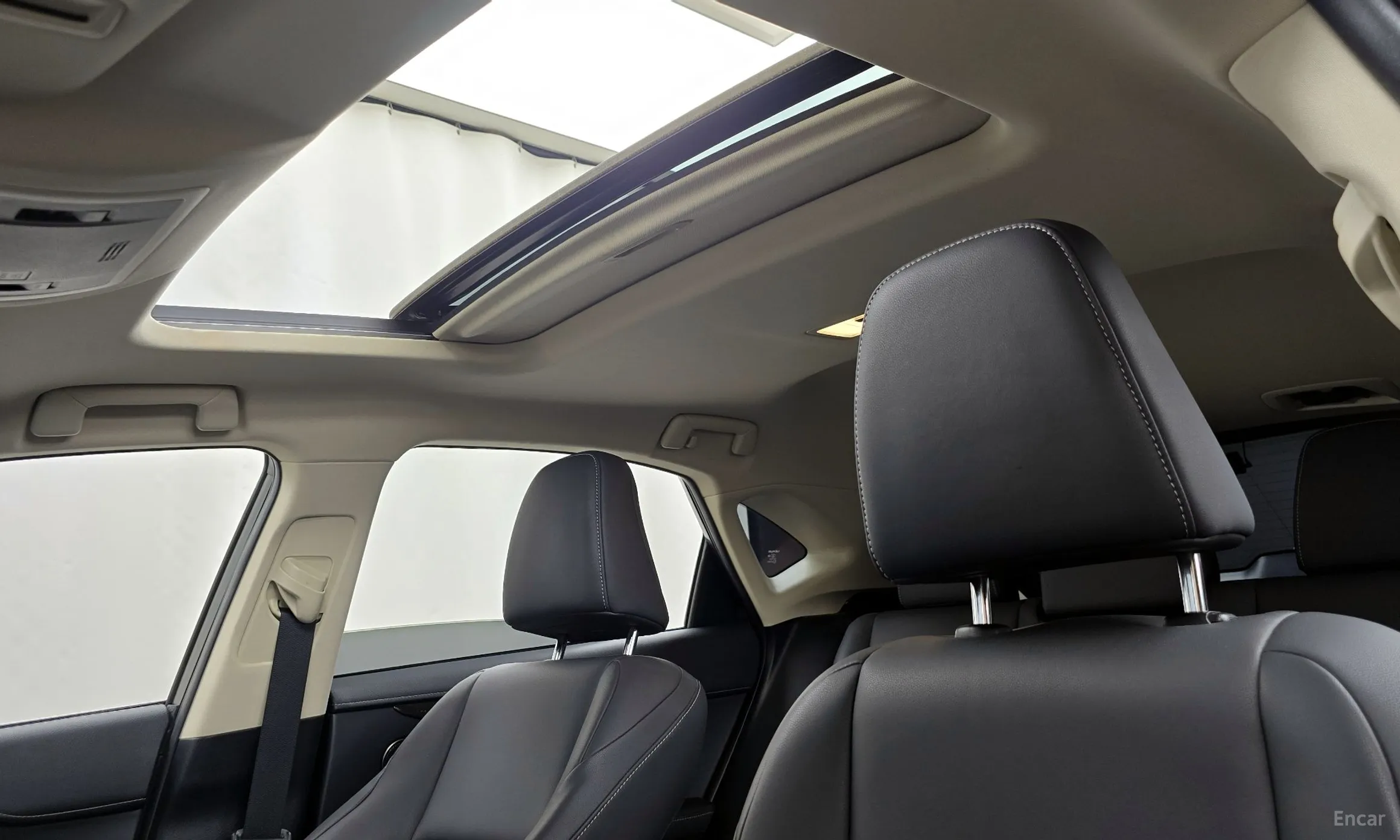 Lexus NX300h превью 18