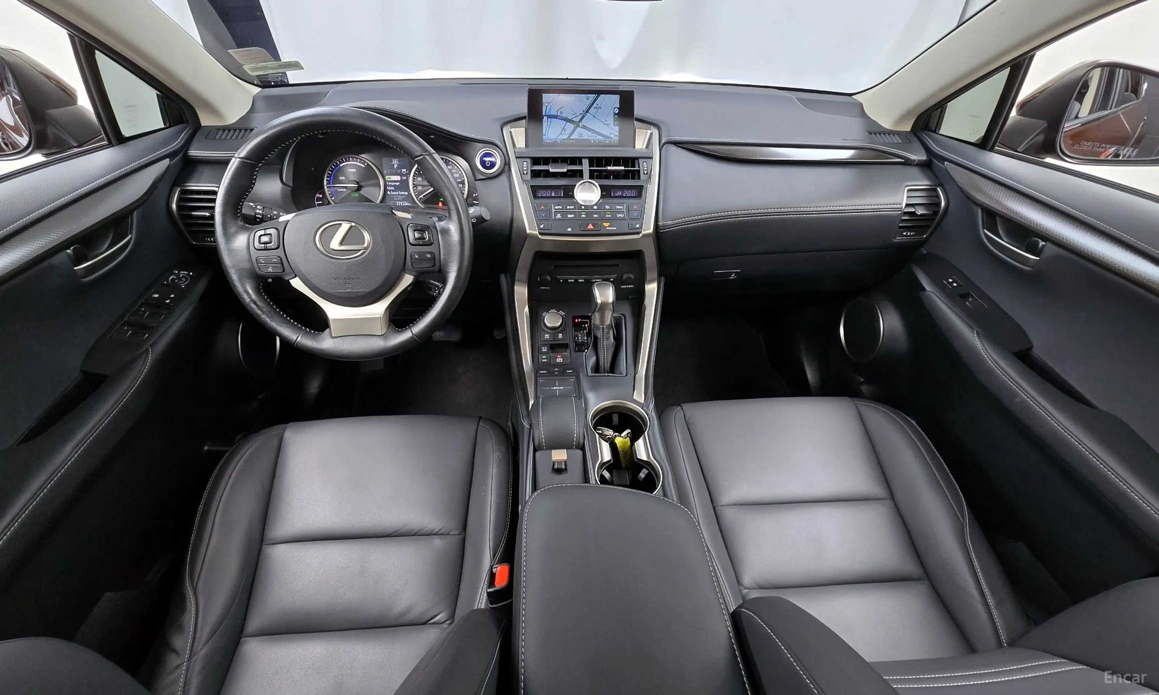Lexus NX300h превью 7