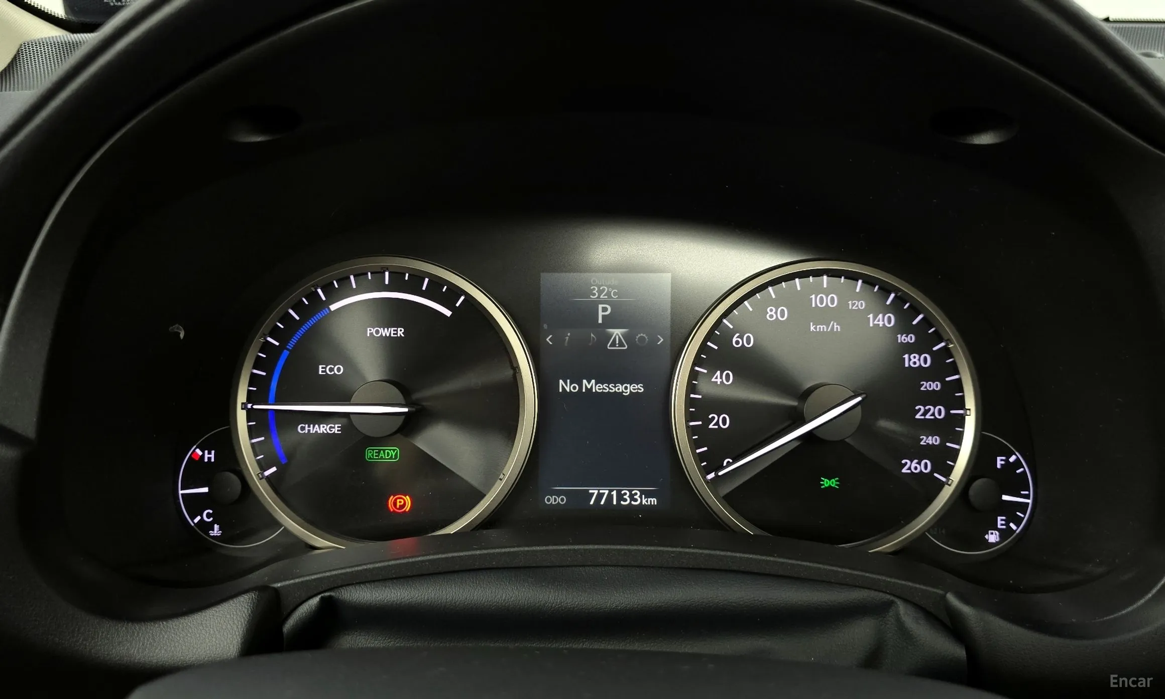 Lexus NX300h превью 8