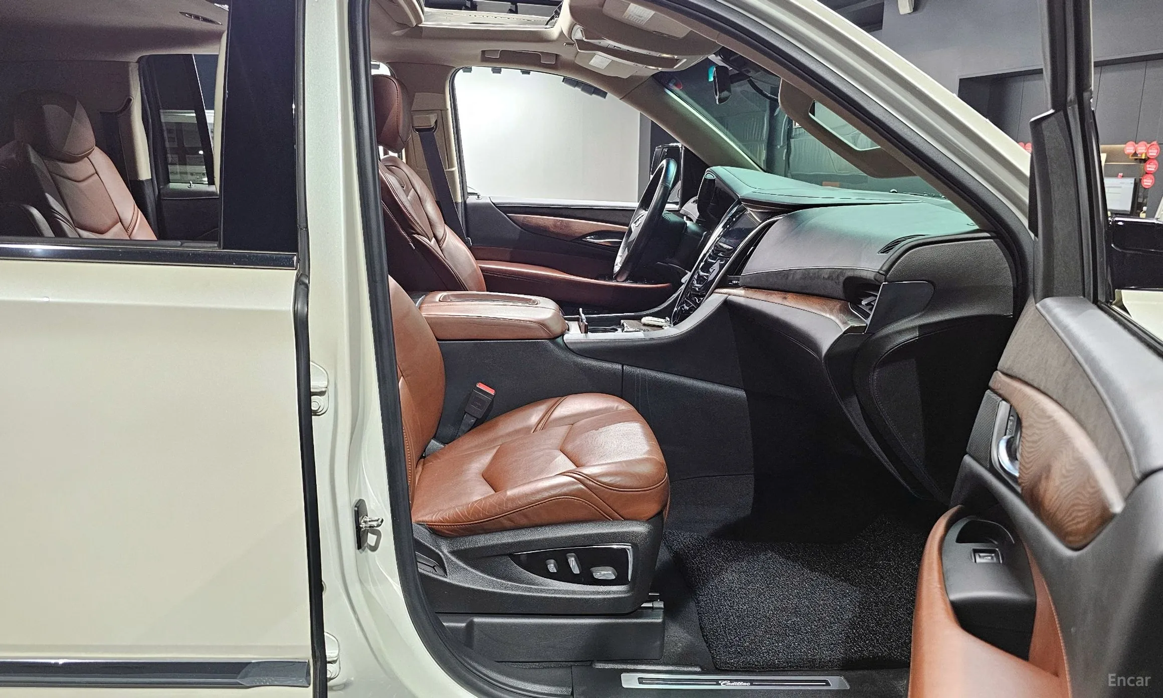 Cadillac Escalade превью 10