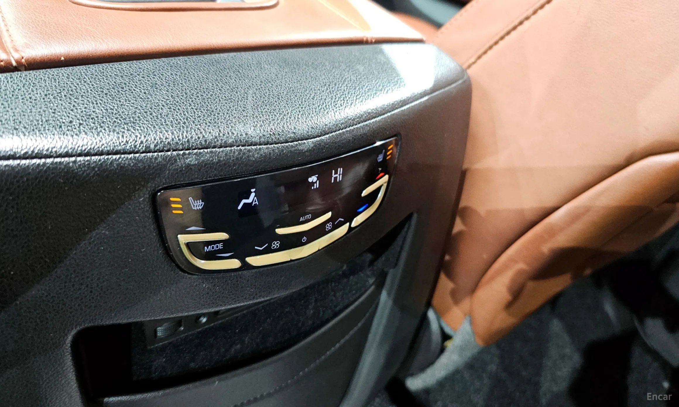 Cadillac Escalade превью 17