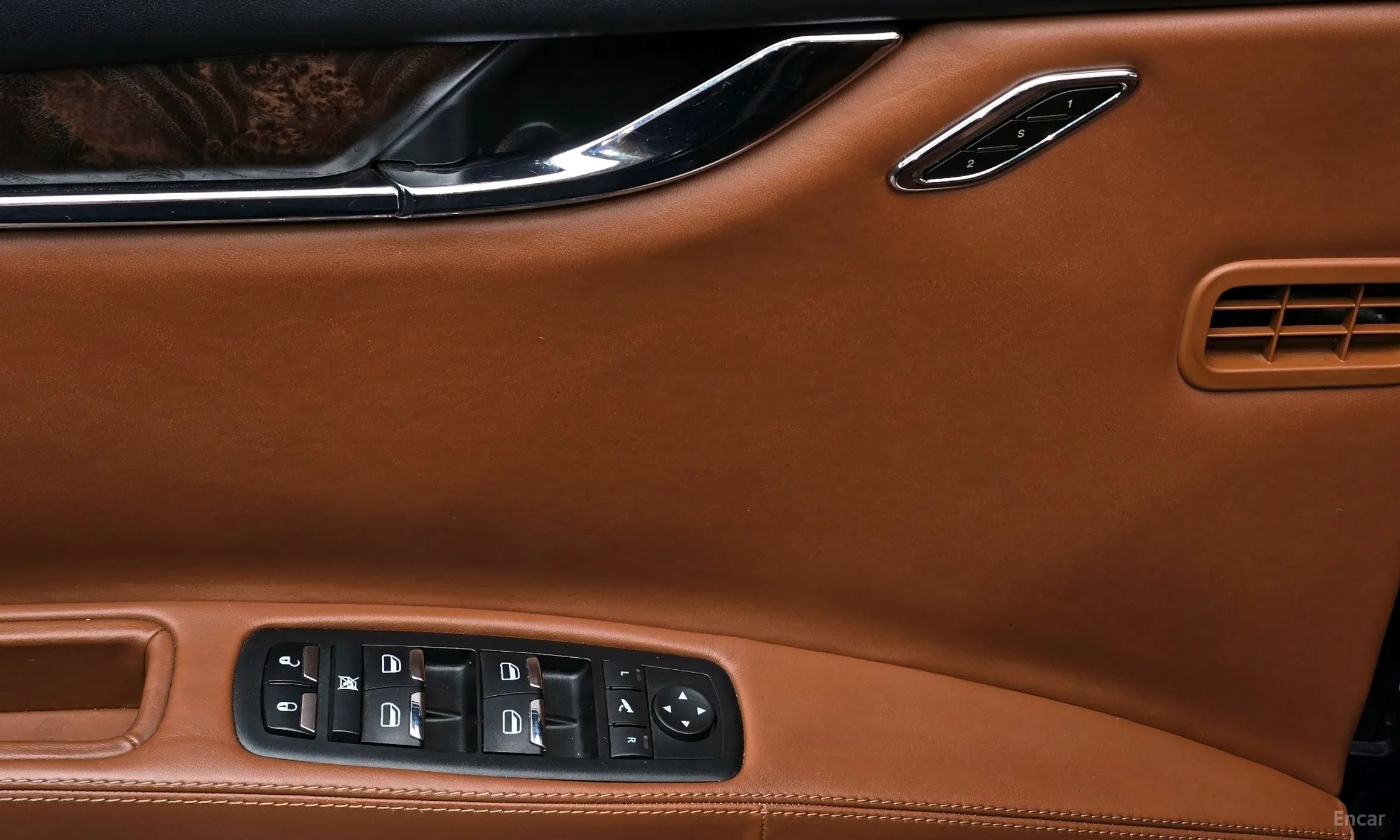 Maserati Quattroporte превью 18