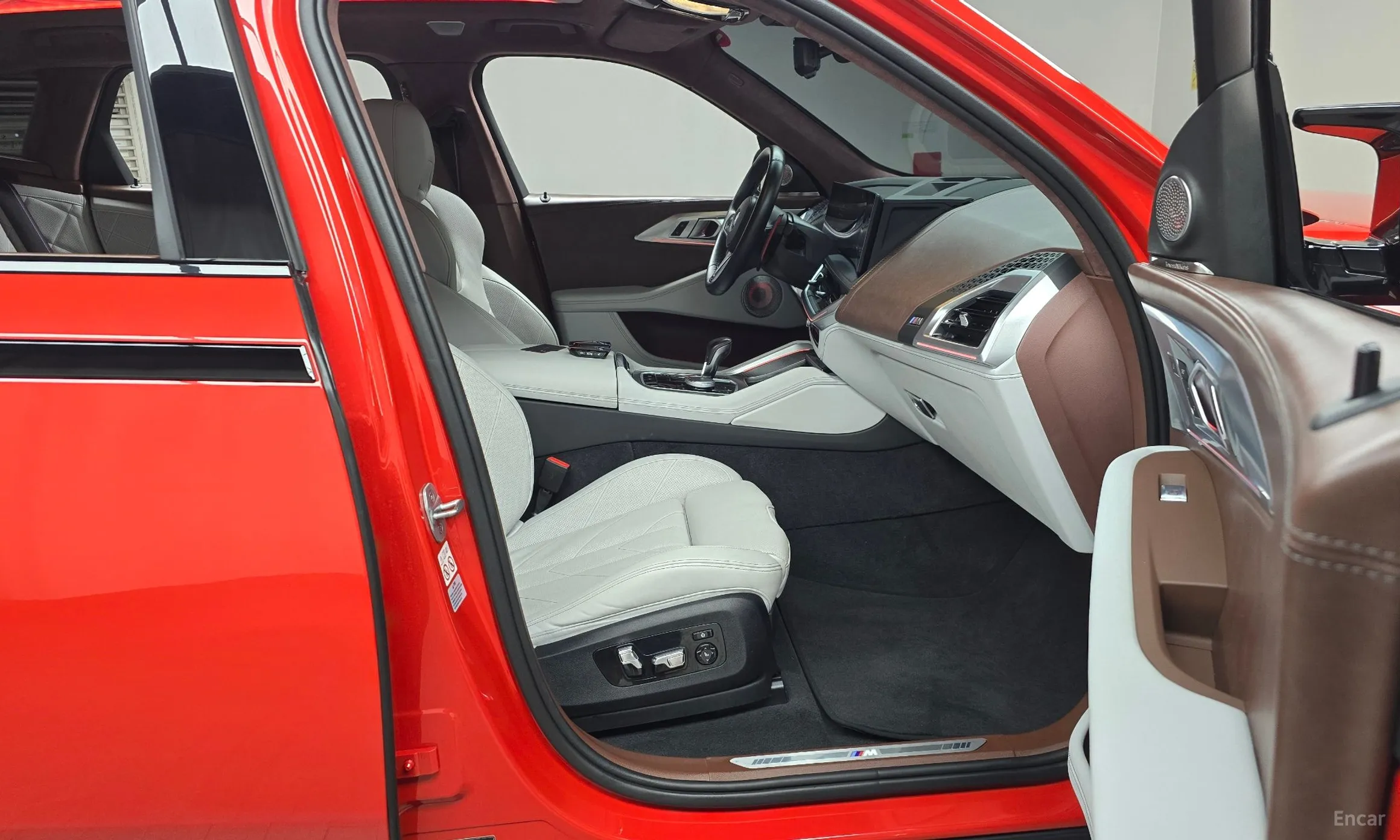 BMW XM (G09) превью 11