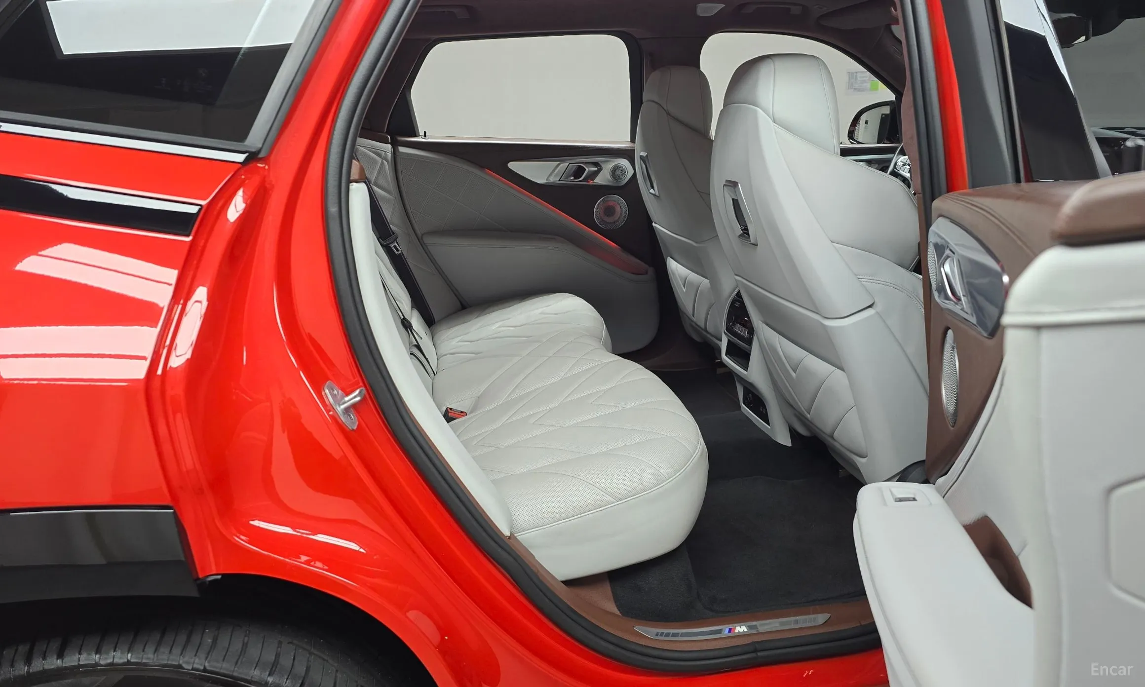 BMW XM (G09) превью 12