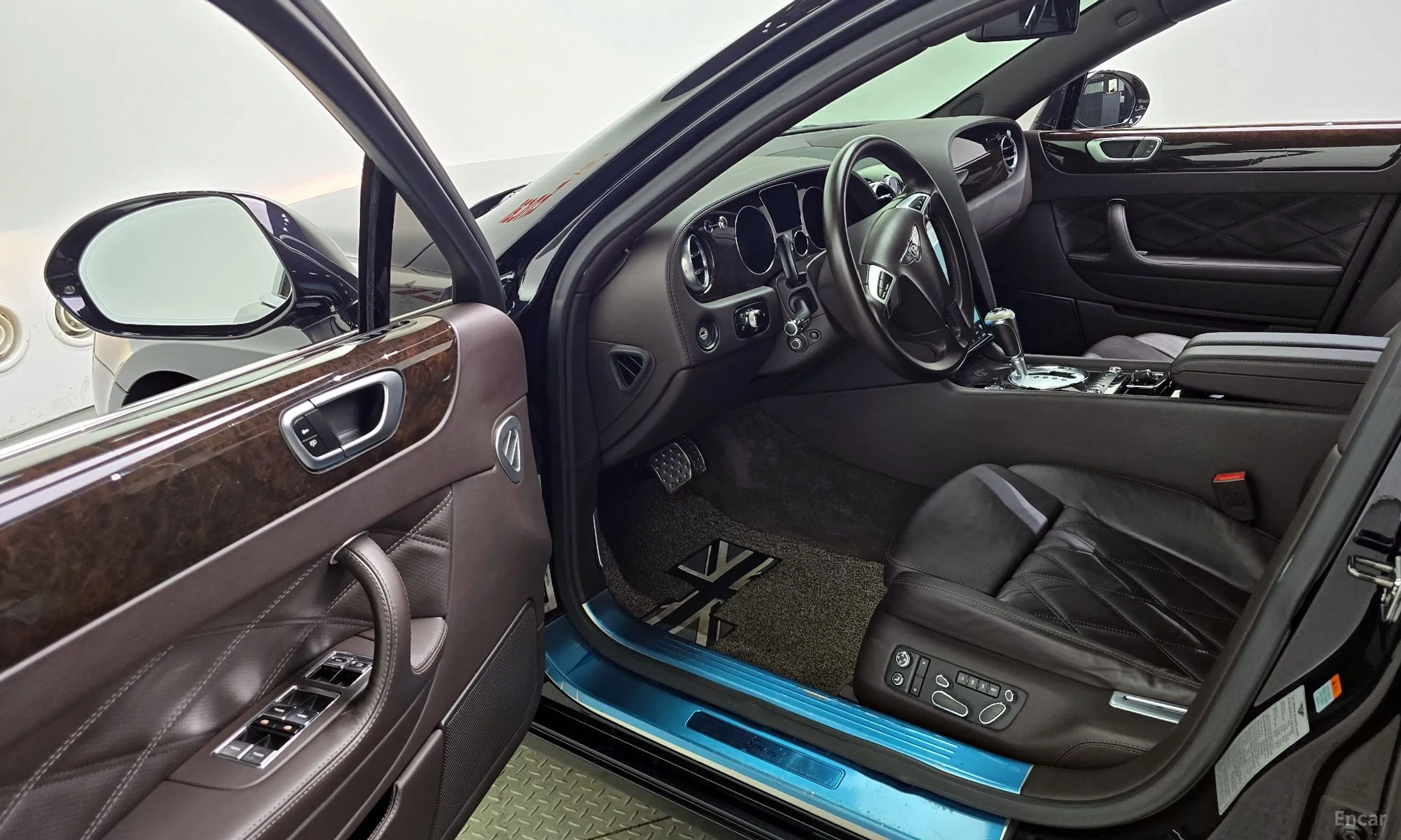 Bentley Flying Spur Gen 1 превью 10