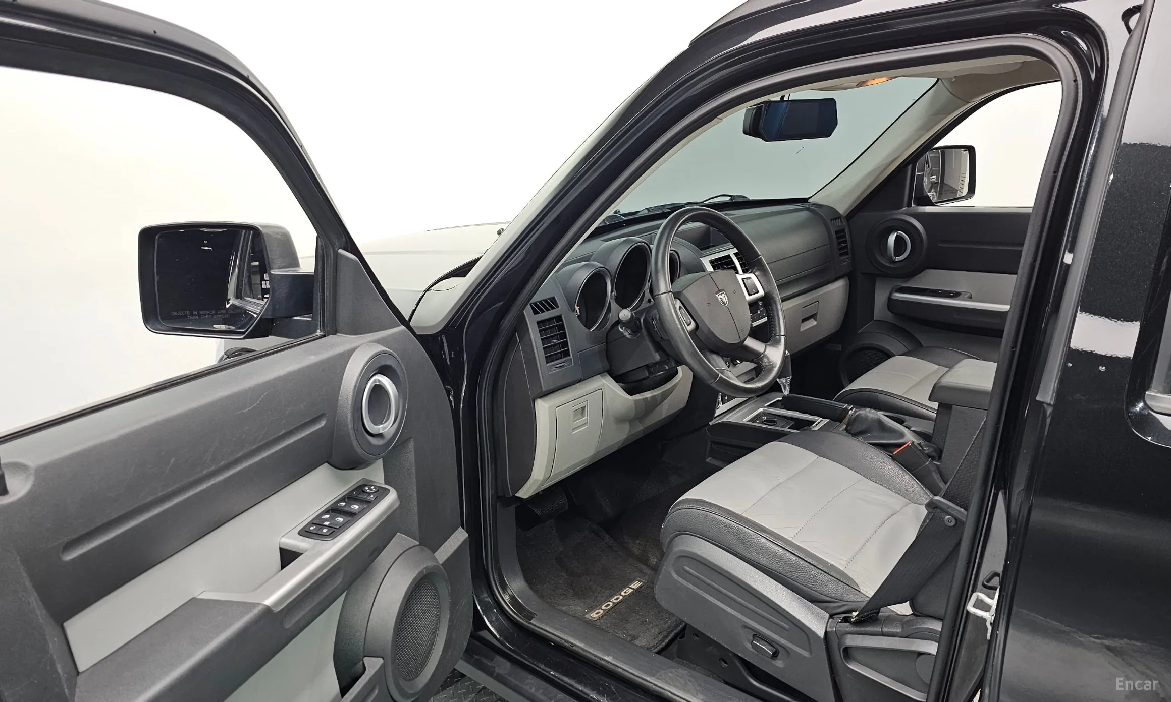 Dodge Nitro превью 11