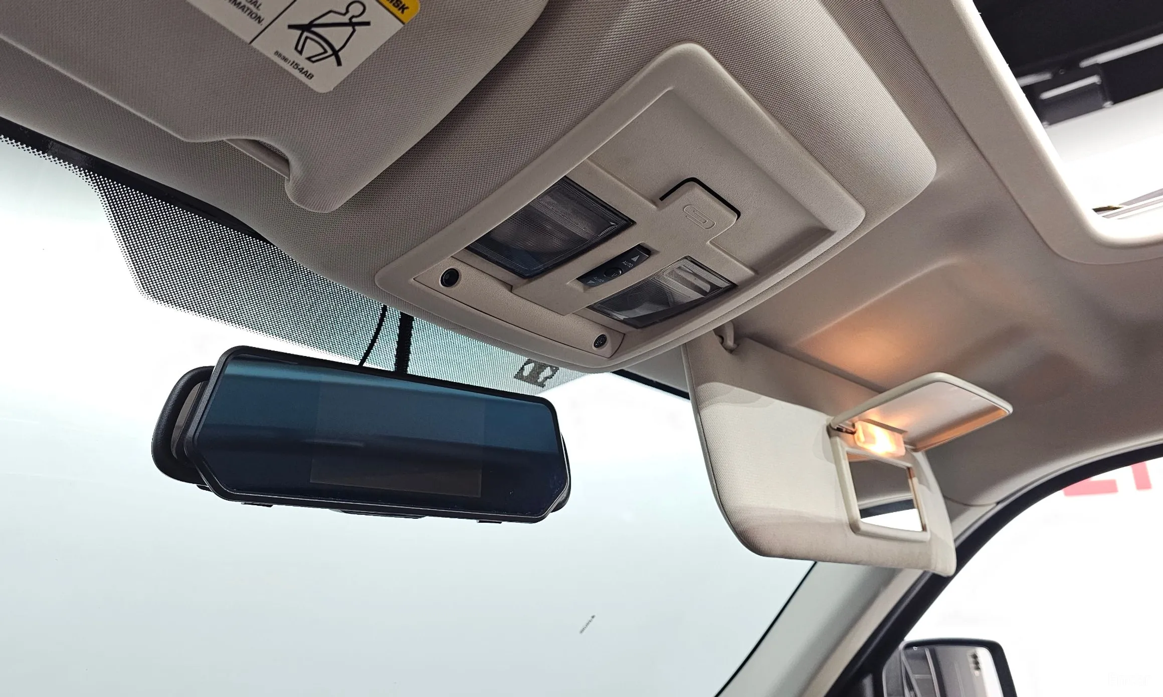 Dodge Nitro превью 14