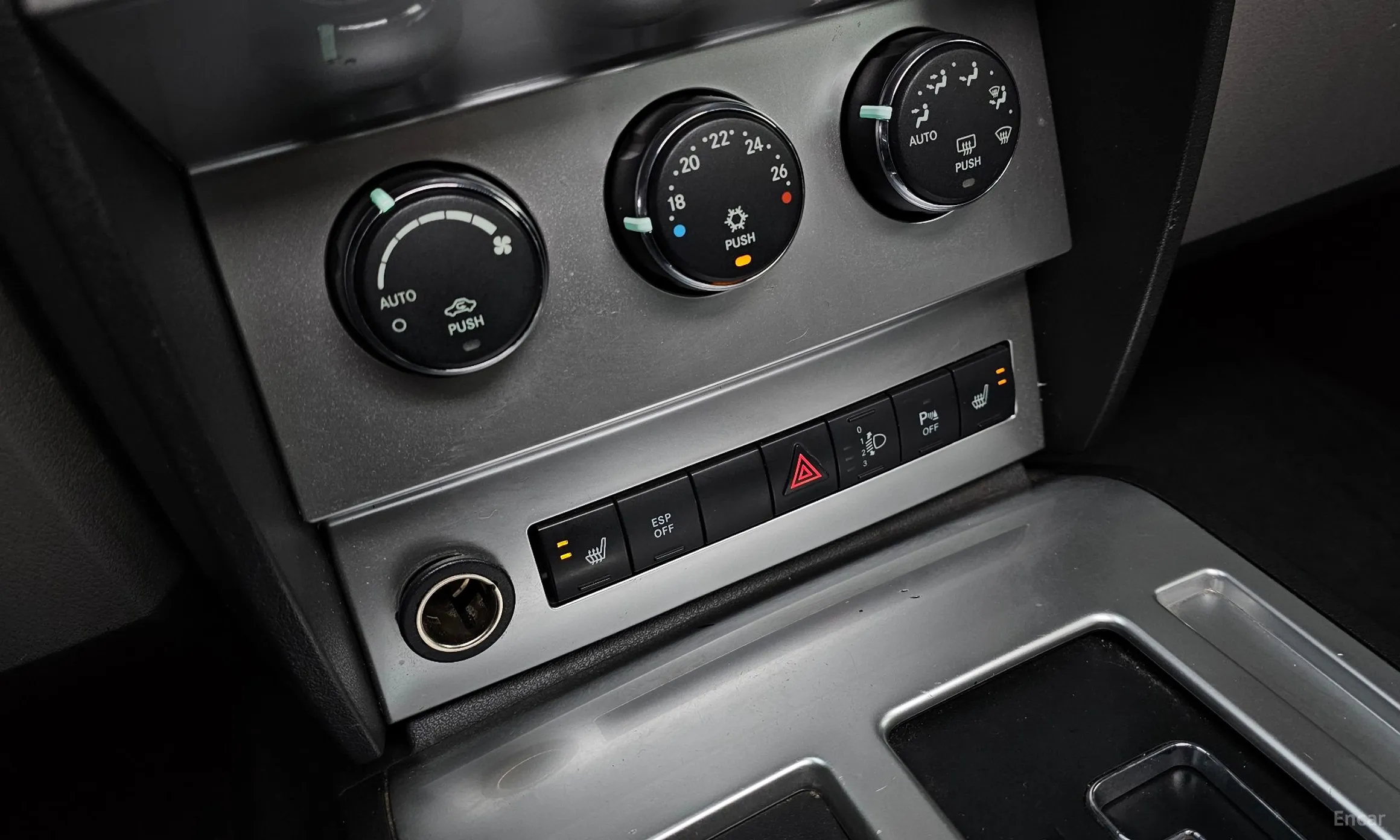Dodge Nitro превью 16