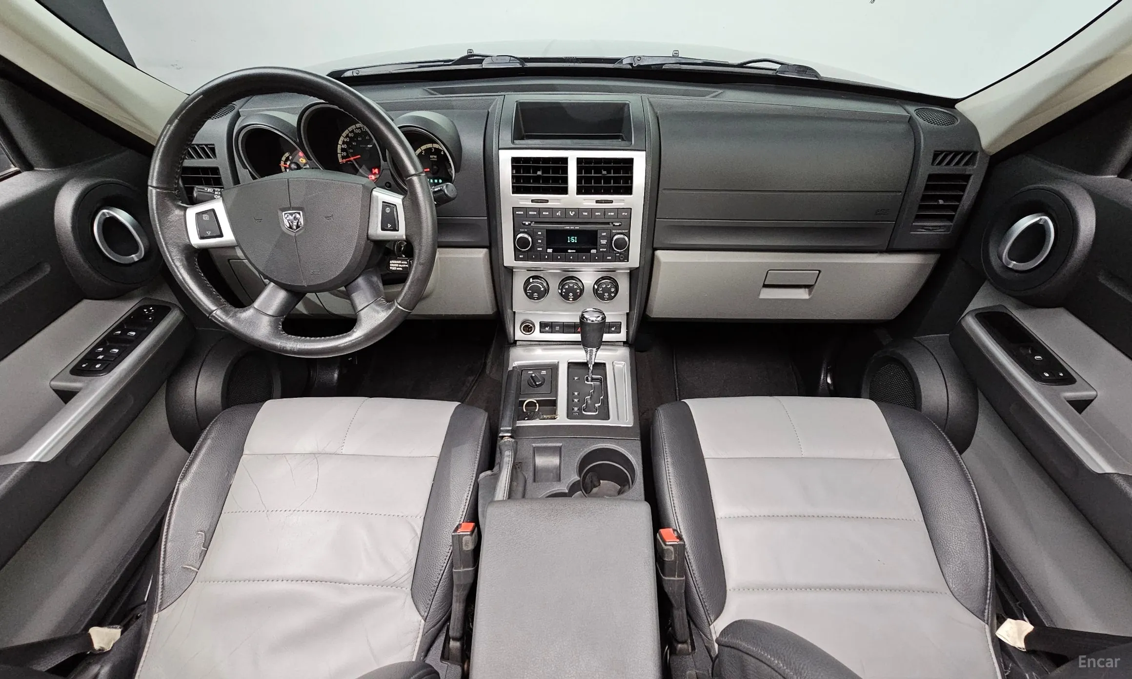 Dodge Nitro превью 7