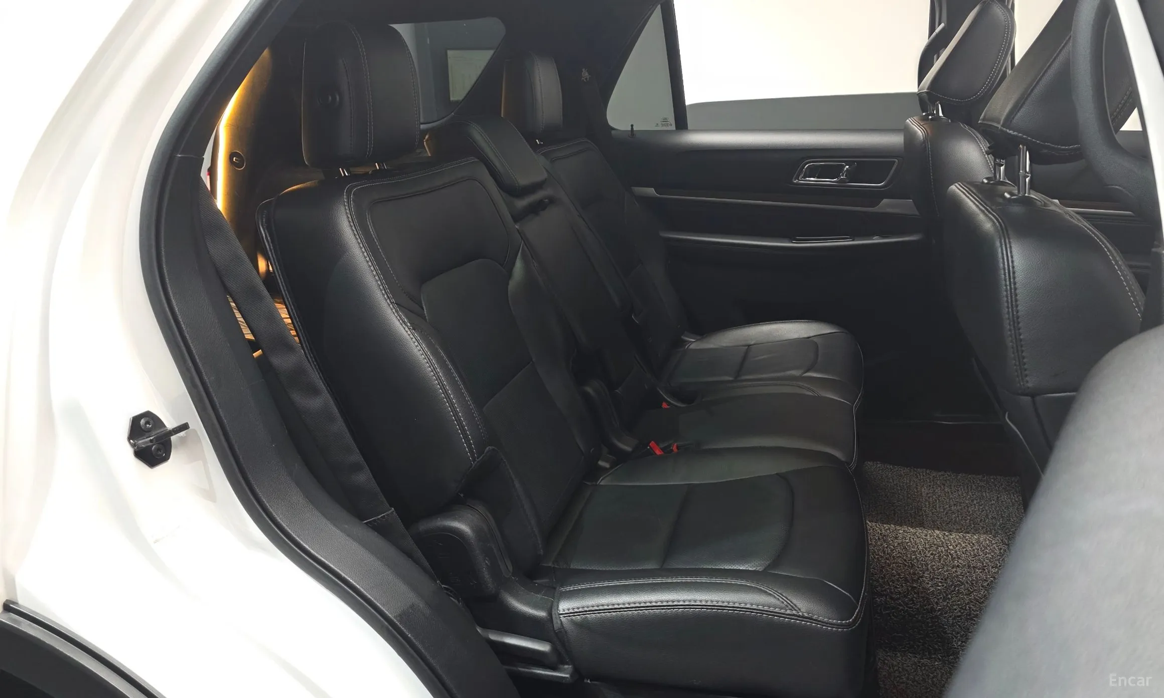 Ford Explorer превью 11