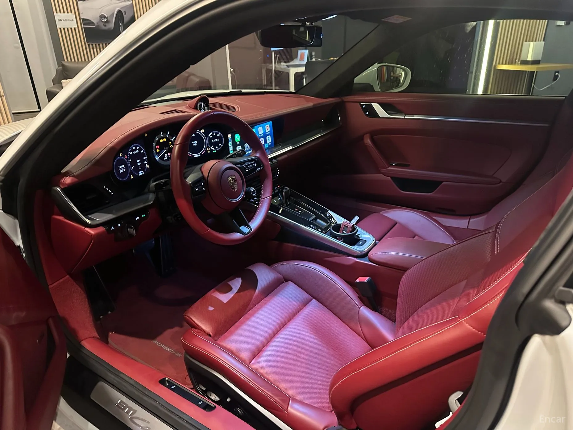 Porsche 911 (992) превью 11