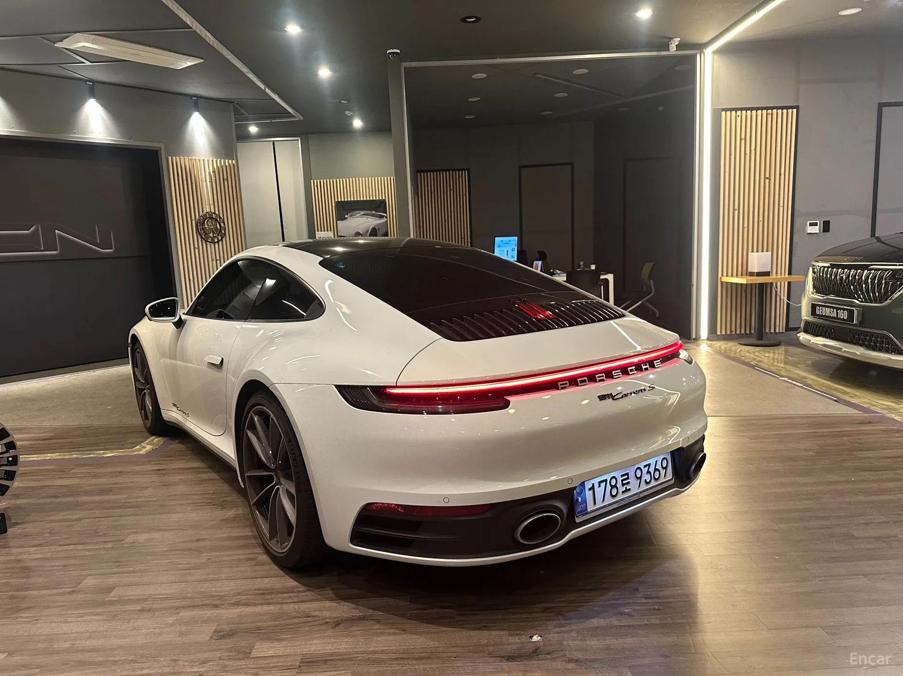 Porsche 911 (992) превью 3