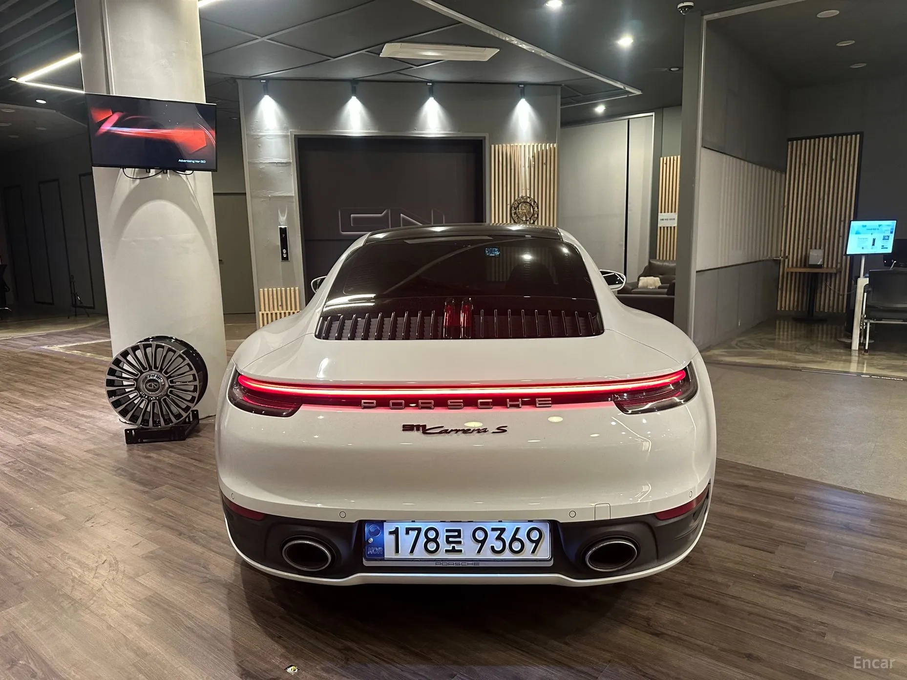 Porsche 911 (992) превью 6