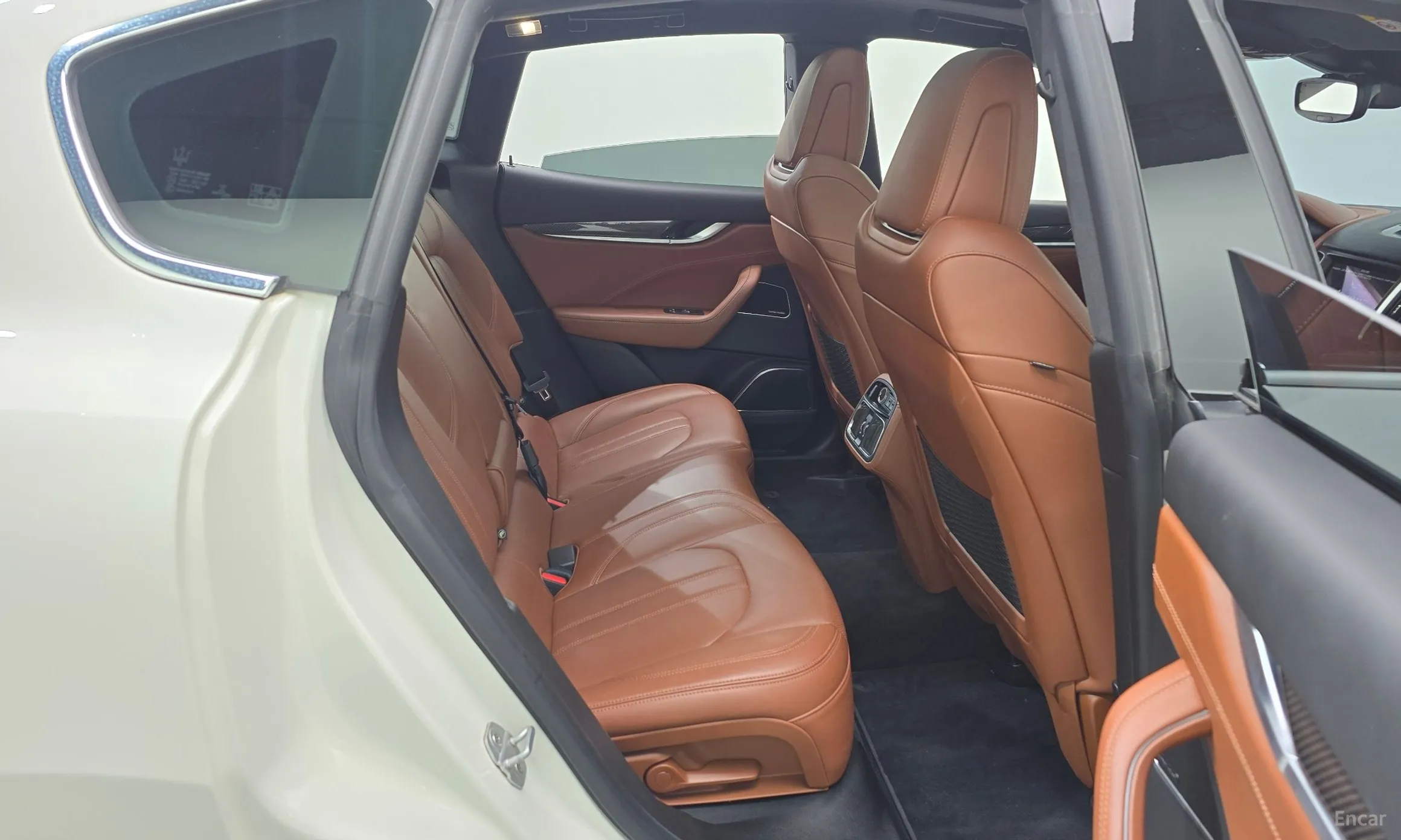 Maserati Levante превью 12