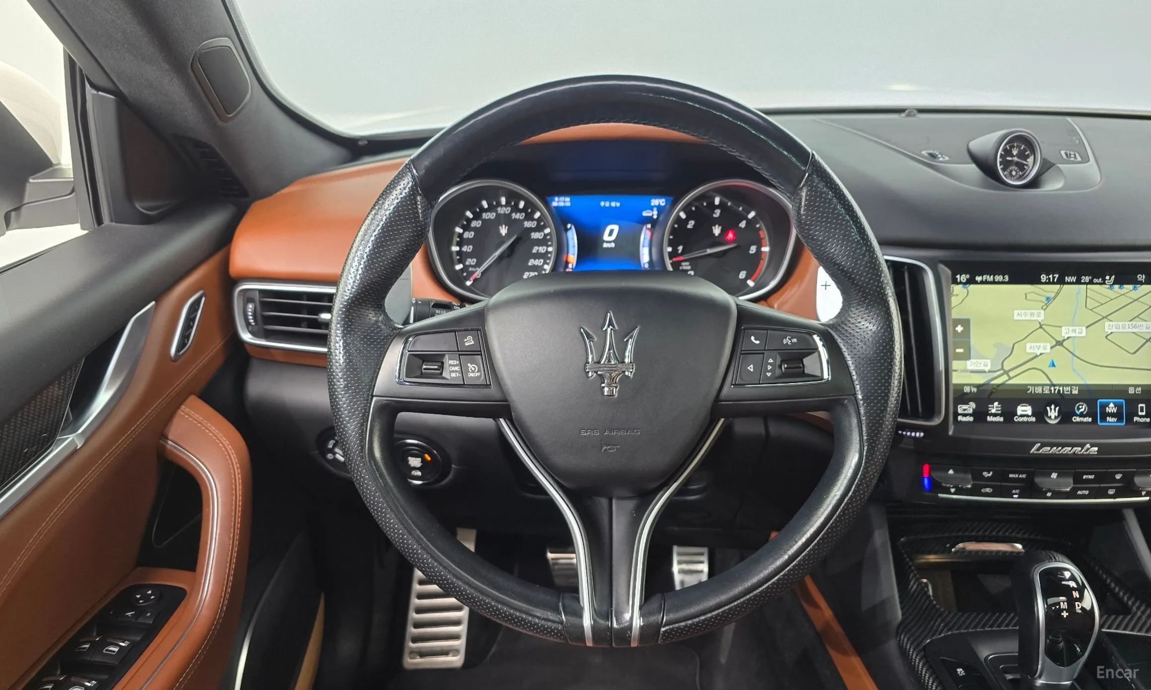 Maserati Levante превью 13