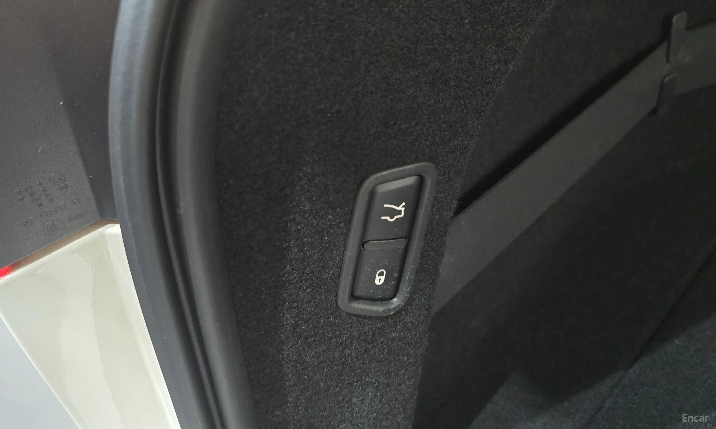 Maserati Levante превью 20