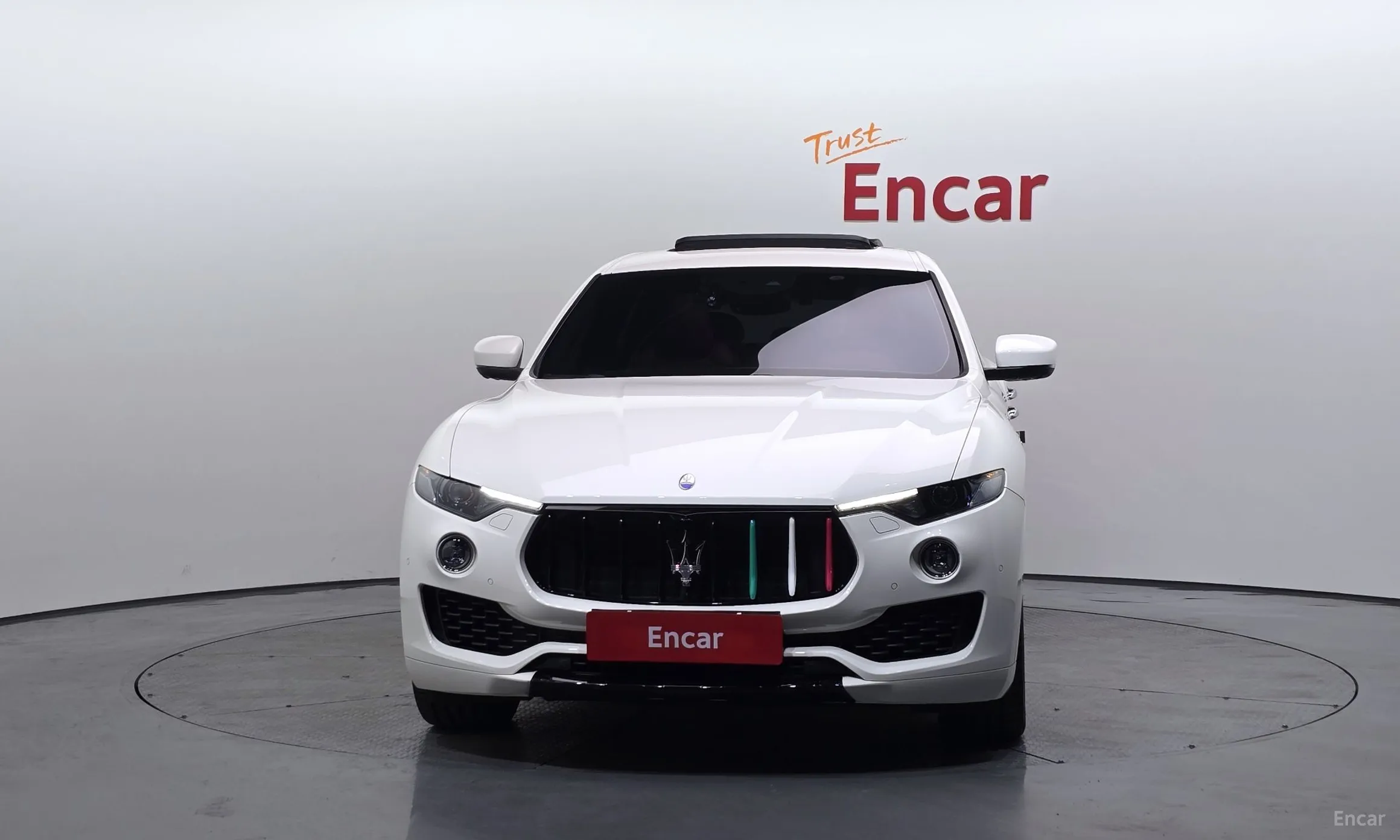 Maserati Levante превью 3