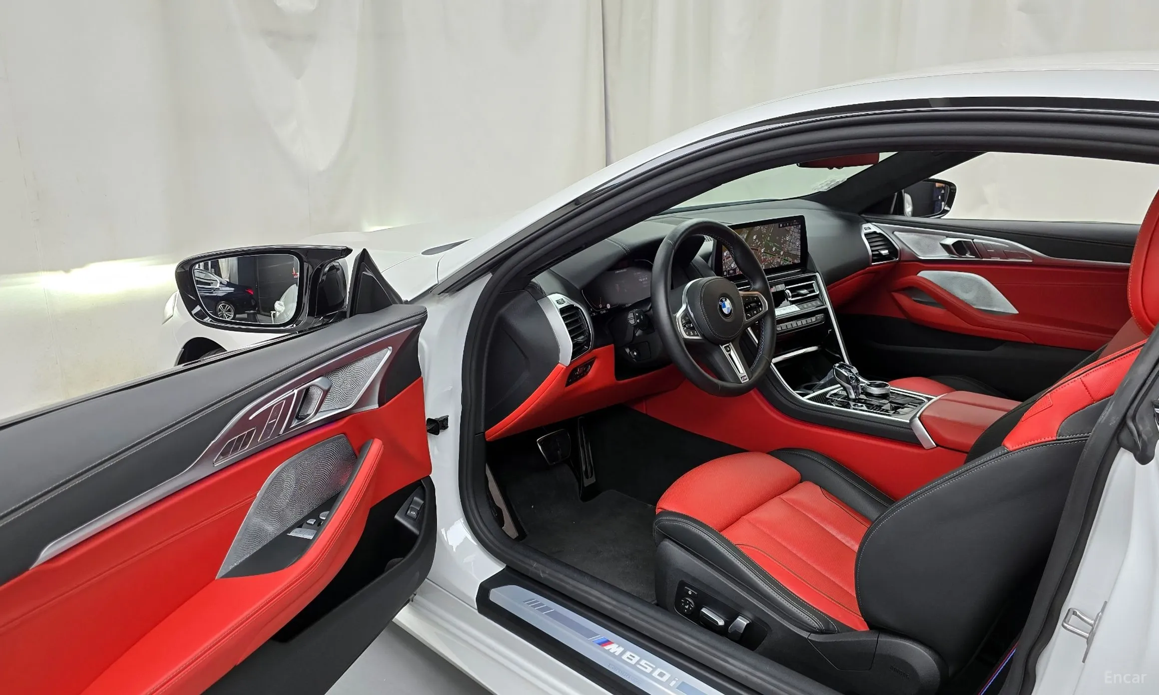BMW 8-series (G15) превью 10