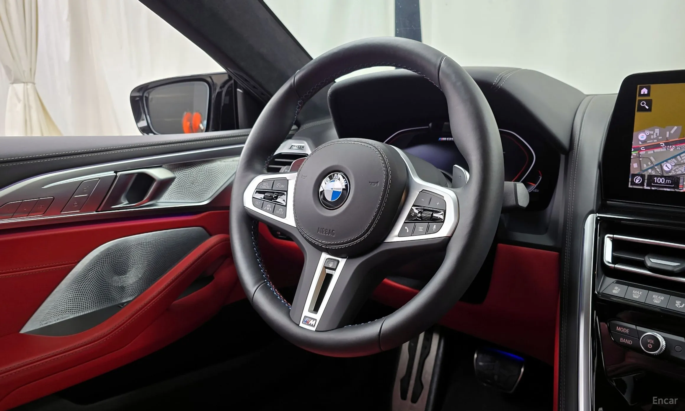 BMW 8-series (G15) превью 13