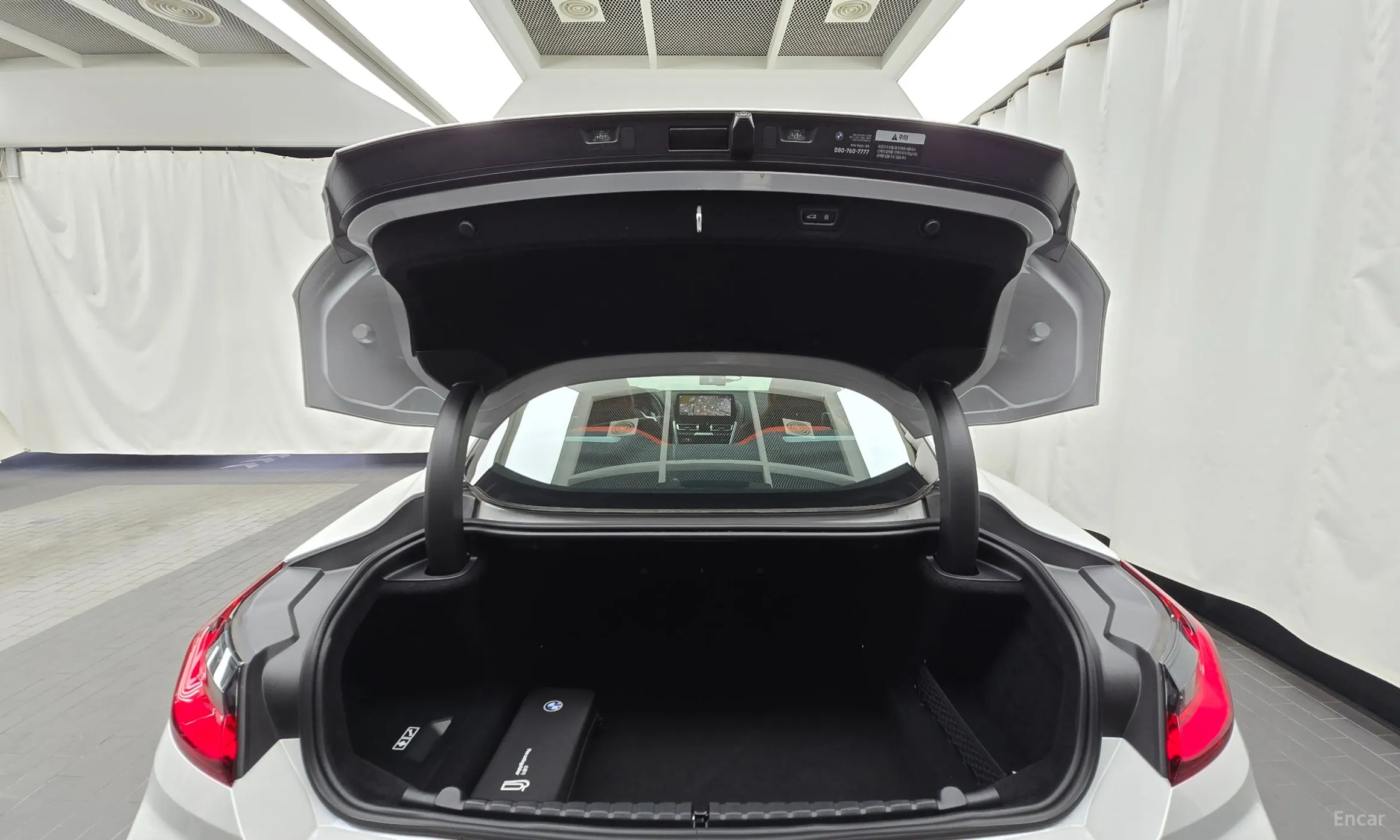 BMW 8-series (G15) превью 20