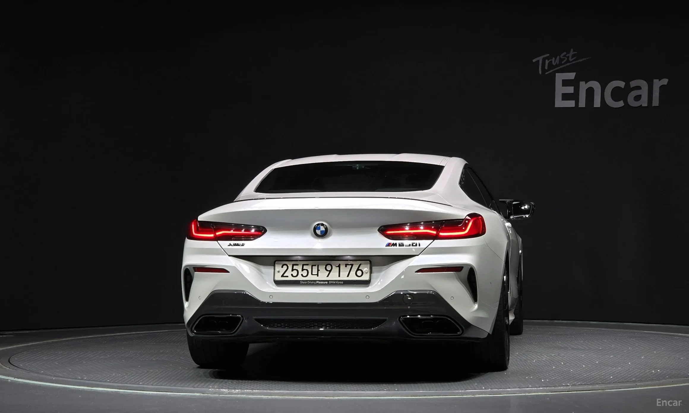 BMW 8-series (G15) превью 4