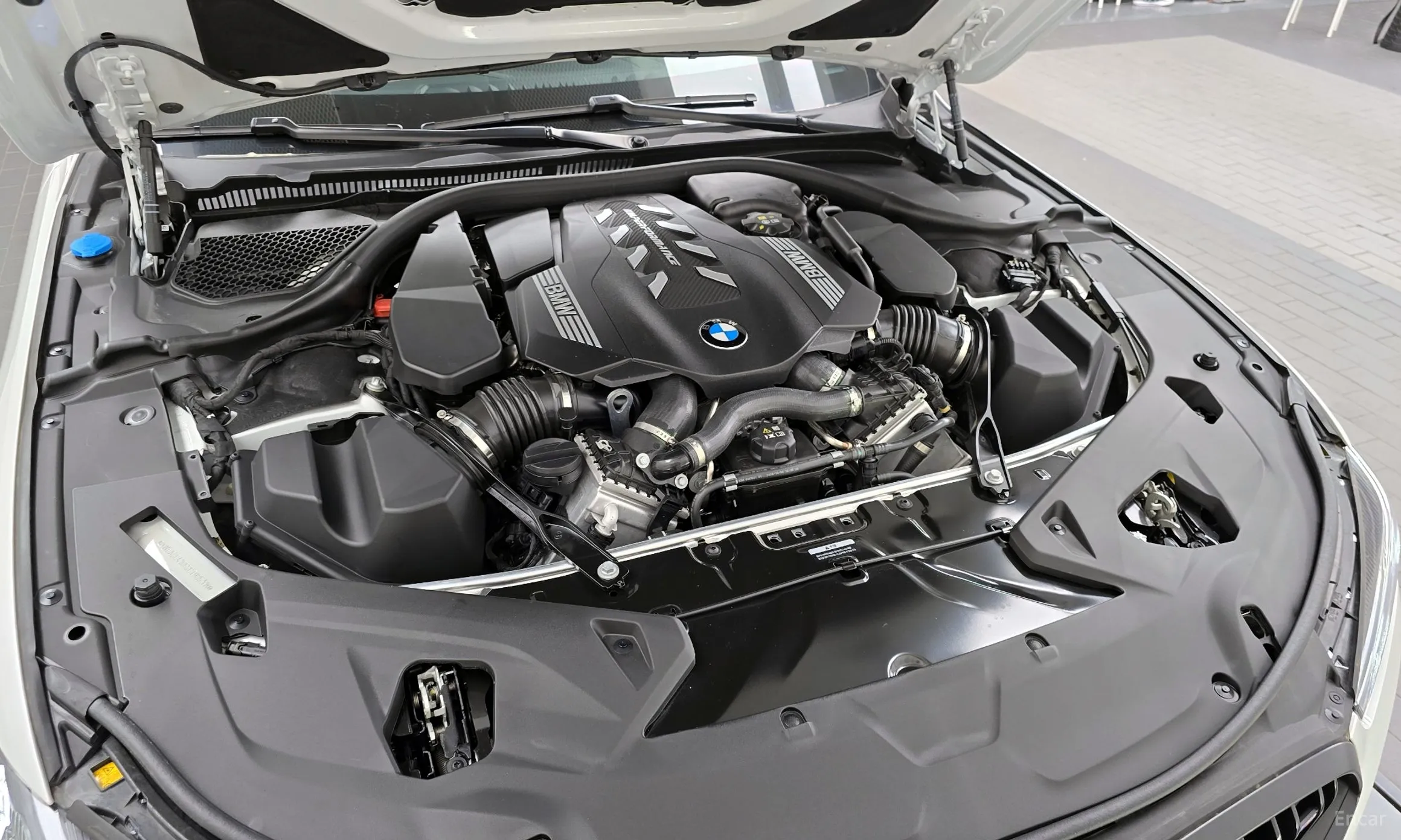 BMW 8-series (G15) превью 6